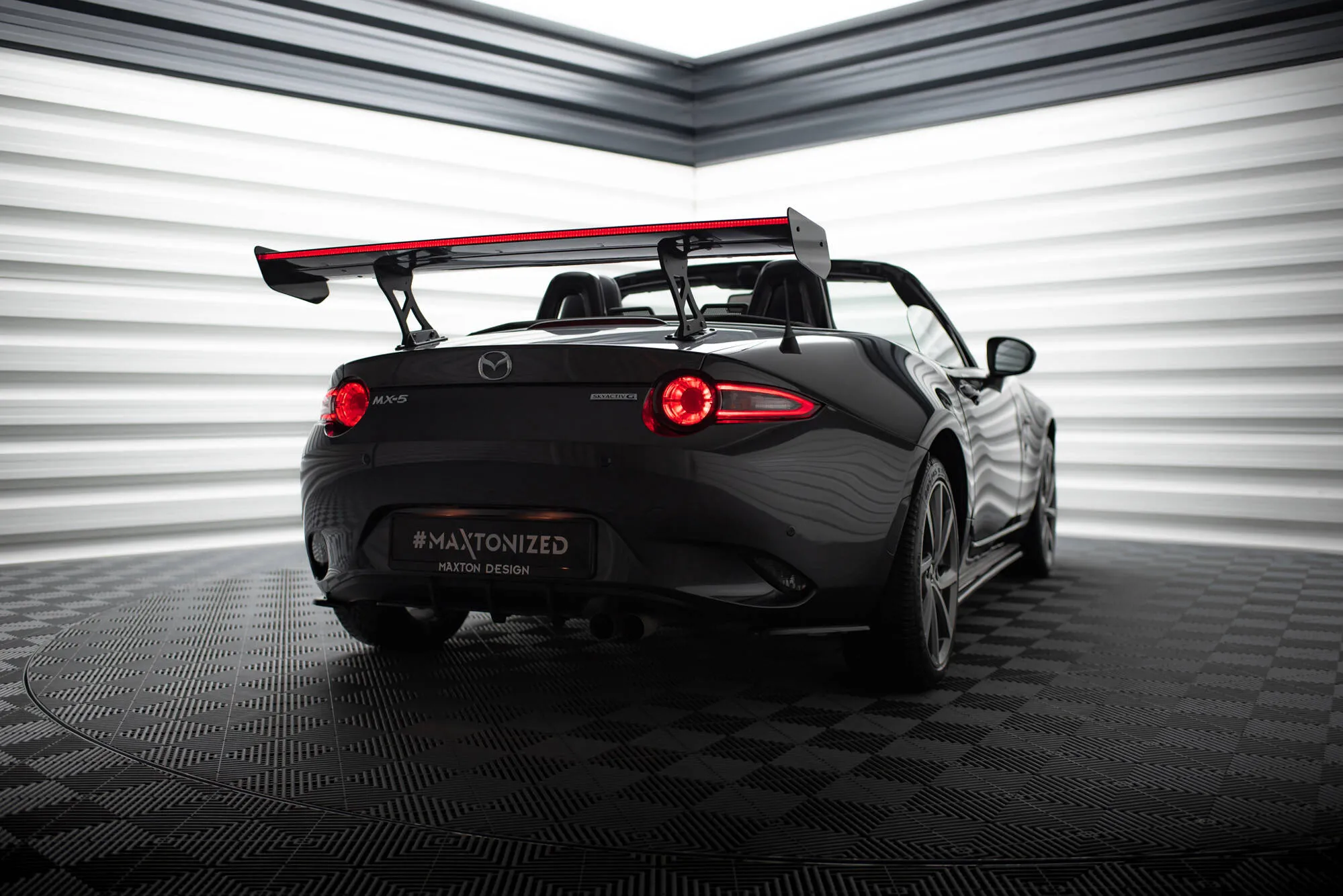 Hekkspoiler med LED Mazda MX-5 (Mk4) 2015-2026 | Carbon Fiber Edition – bilde 4