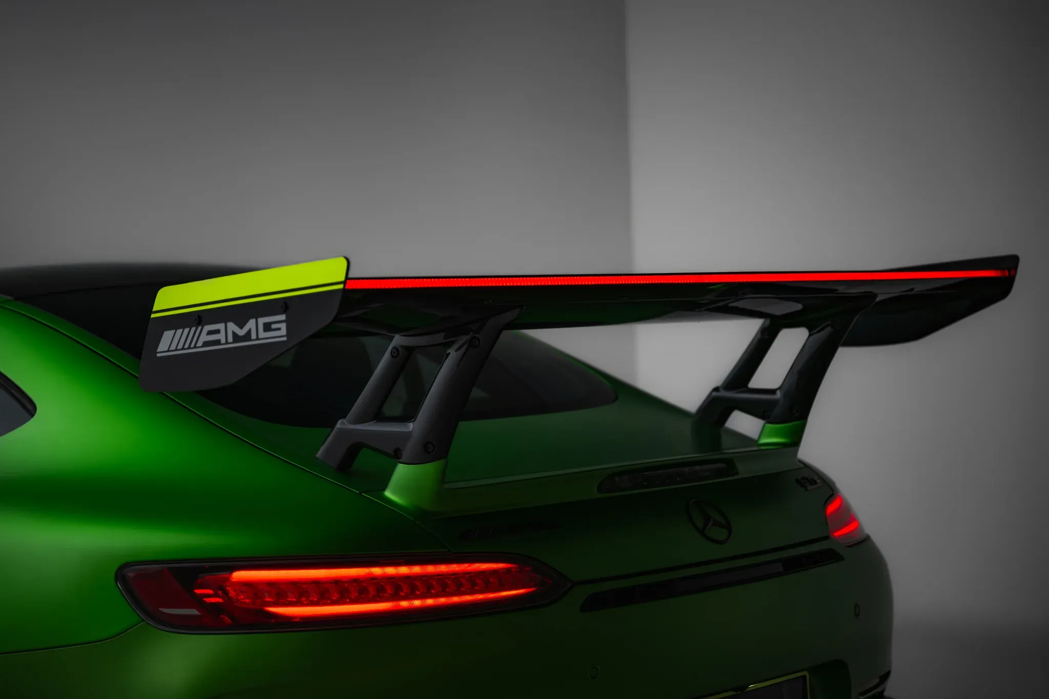 Hekkspoiler med LED Mercedes-Benz AMG GT (C190) 2014-2023 | Carbon Fiber Edition – bilde 2