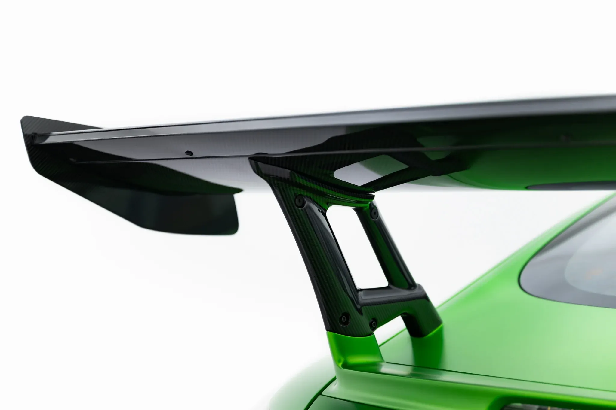 Hekkspoiler med LED Mercedes-Benz AMG GT (C190) 2014-2023 | Carbon Fiber Edition – bilde 9