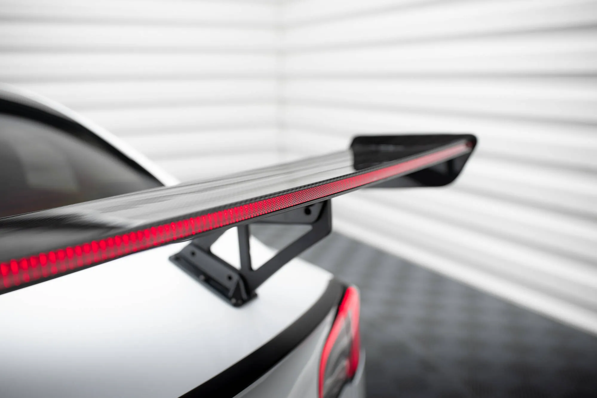 Hekkspoiler med LED Tesla Model 3 2017 -> | Carbon Fiber Edition – bilde 12
