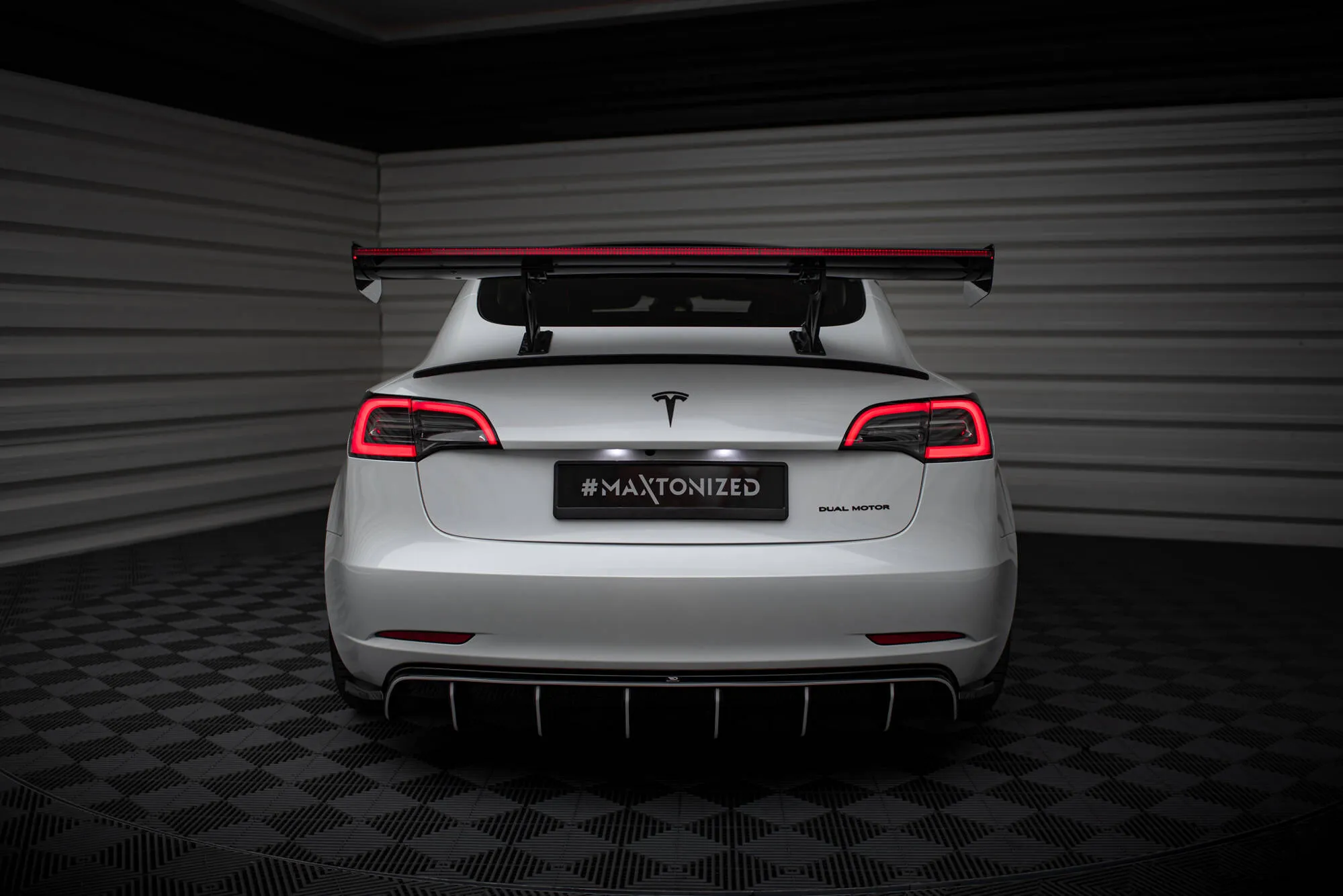 Hekkspoiler med LED Tesla Model 3 2017 -> | Carbon Fiber Edition – bilde 14