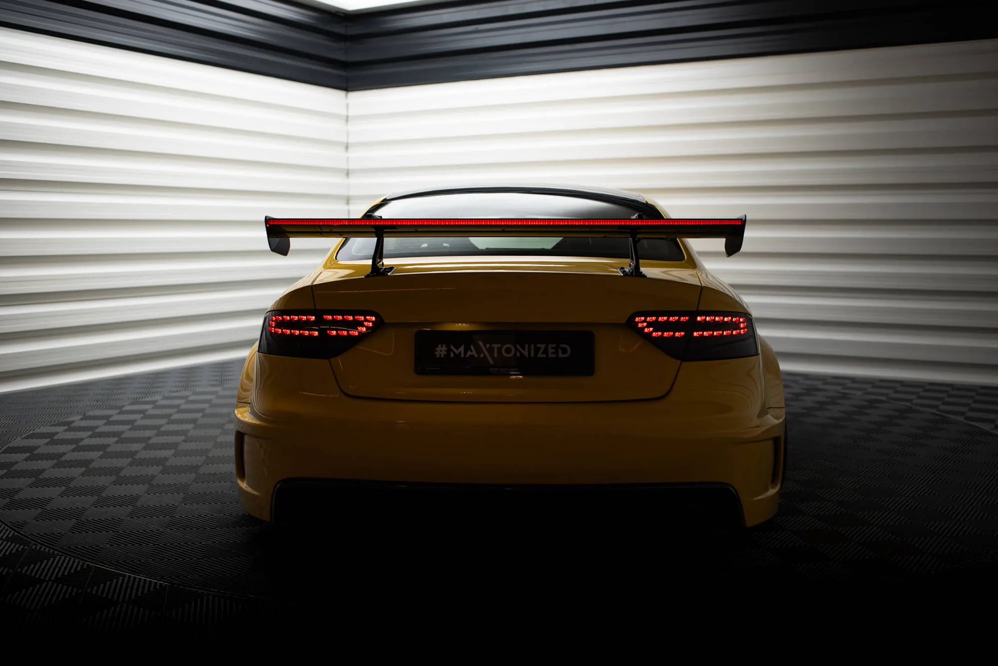 Hekkspoiler med svanehals med LED Audi A5 (A5) 2007-2016 | Carbon Fiber Edition – bilde 2