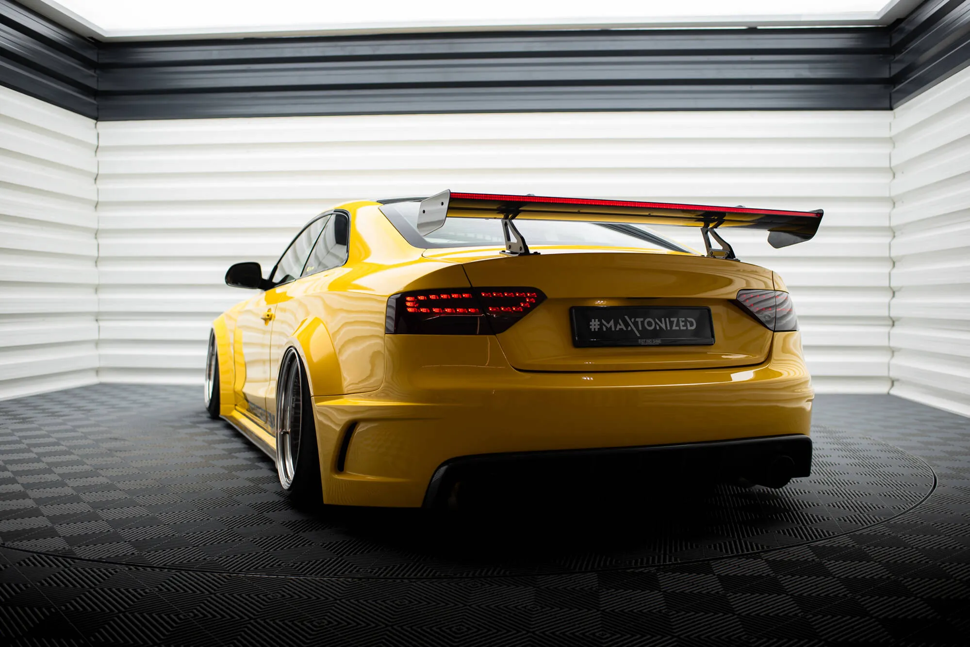 Hekkspoiler med svanehals med LED Audi A5 (A5) 2007-2016 | Carbon Fiber Edition – bilde 6
