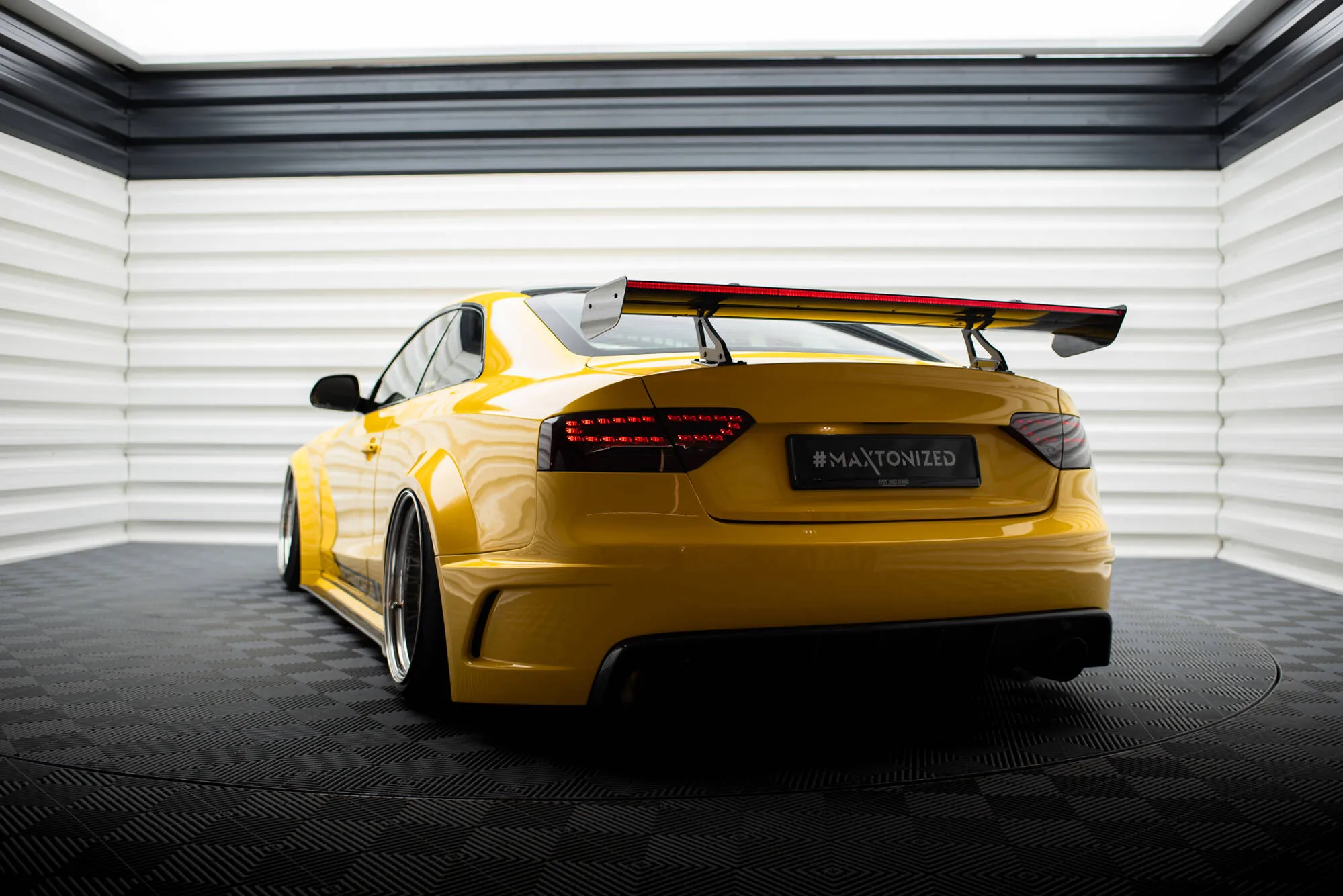 Hekkspoiler med svanehals med LED Audi A5 (A5) 2007-2016 | Carbon Fiber Edition – bilde 9