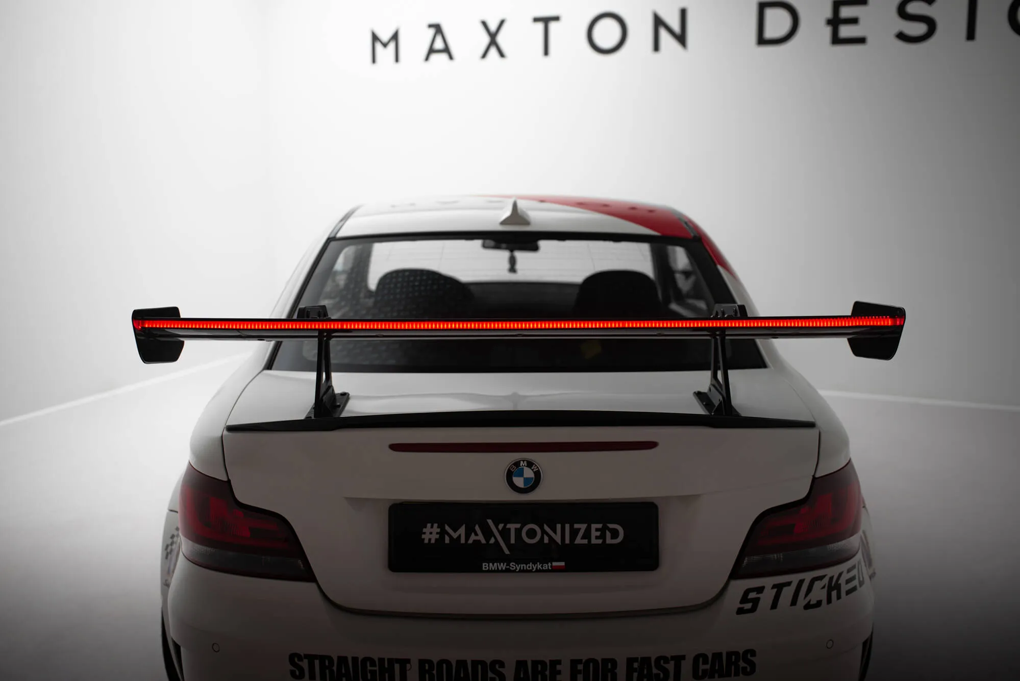 Hekkspoiler med svanehals med LED BMW 1 (E81) 2007 - 2012 | Carbon Fiber Edition