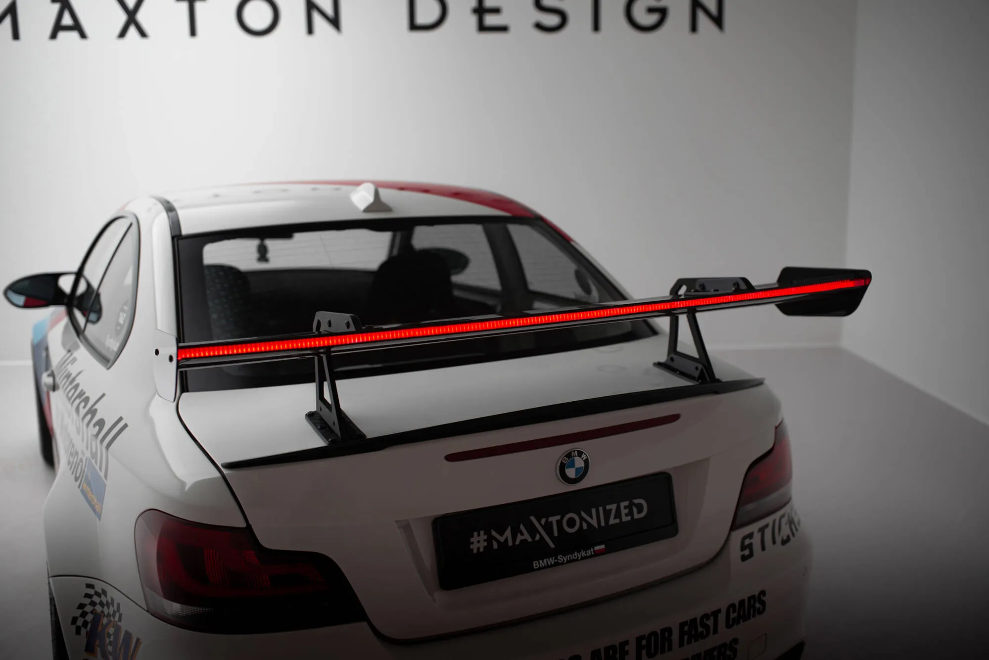 Hekkspoiler med svanehals med LED BMW 1 (E81) 2007 - 2012 | Carbon Fiber Edition – bilde 4