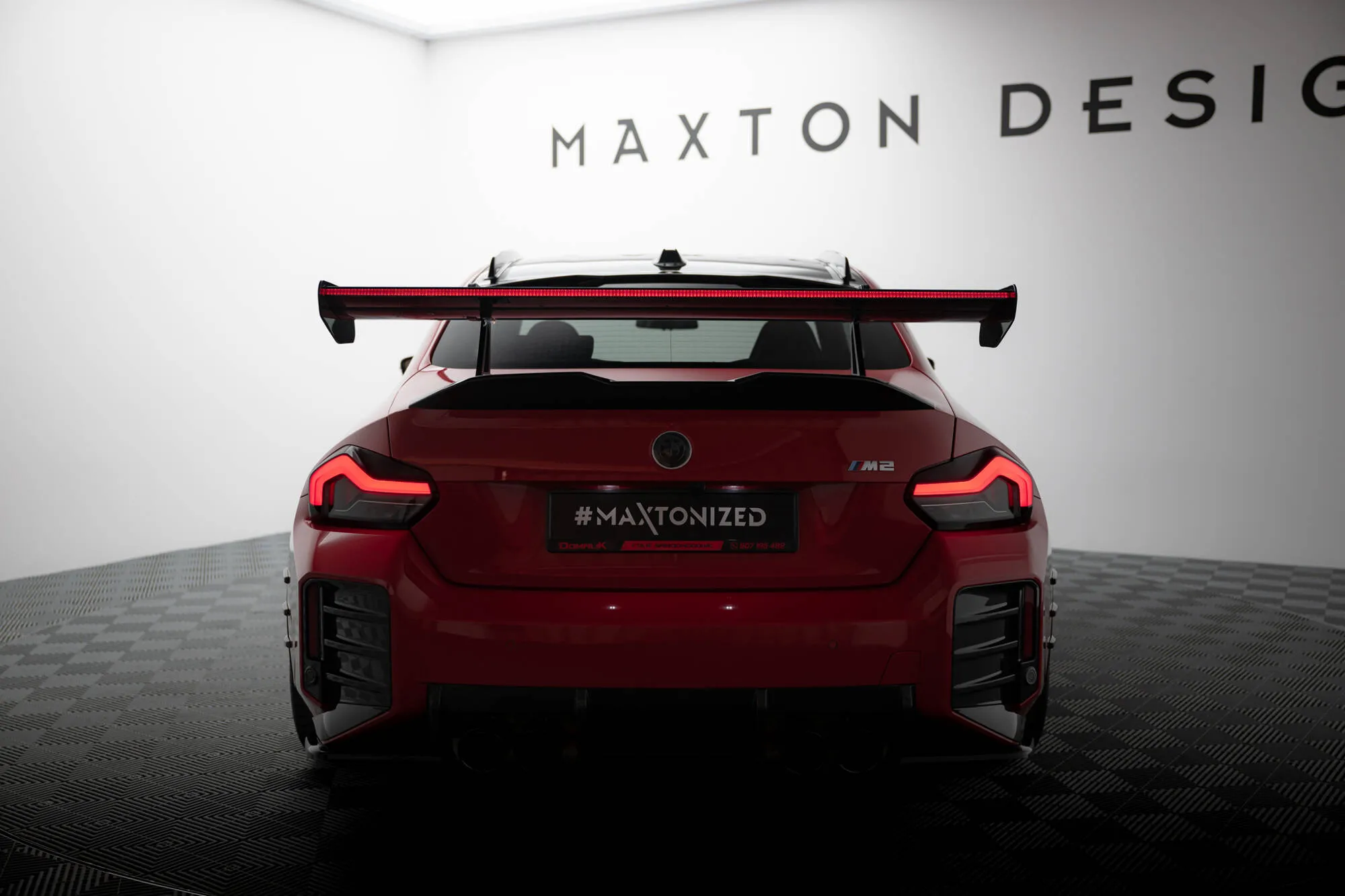 Hekkspoiler med svanehals med LED BMW M2 (G87) 2023-2026 | Carbon Fiber Edition