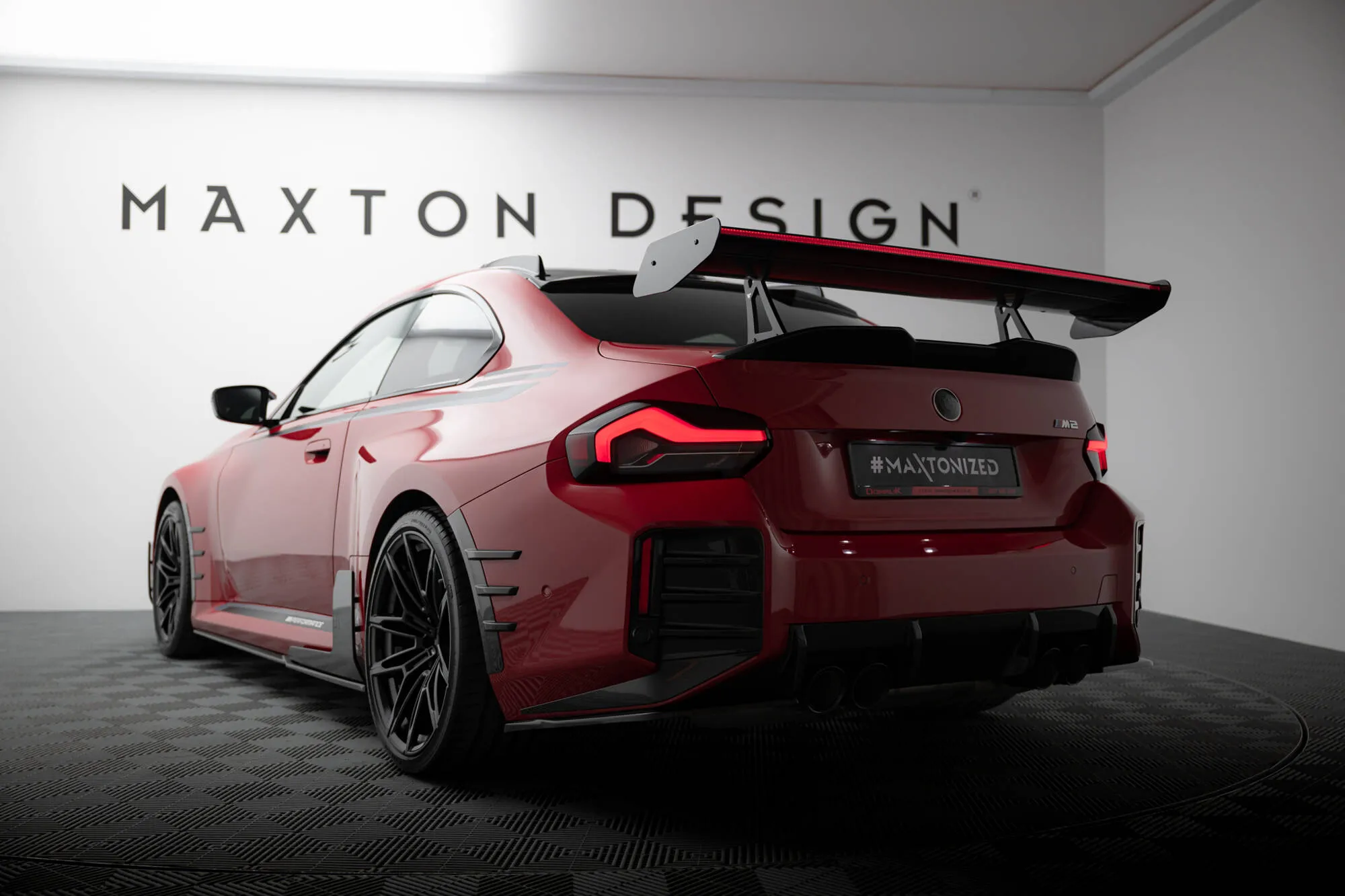 Hekkspoiler med svanehals med LED BMW M2 (G87) 2023-2026 | Carbon Fiber Edition – bilde 3