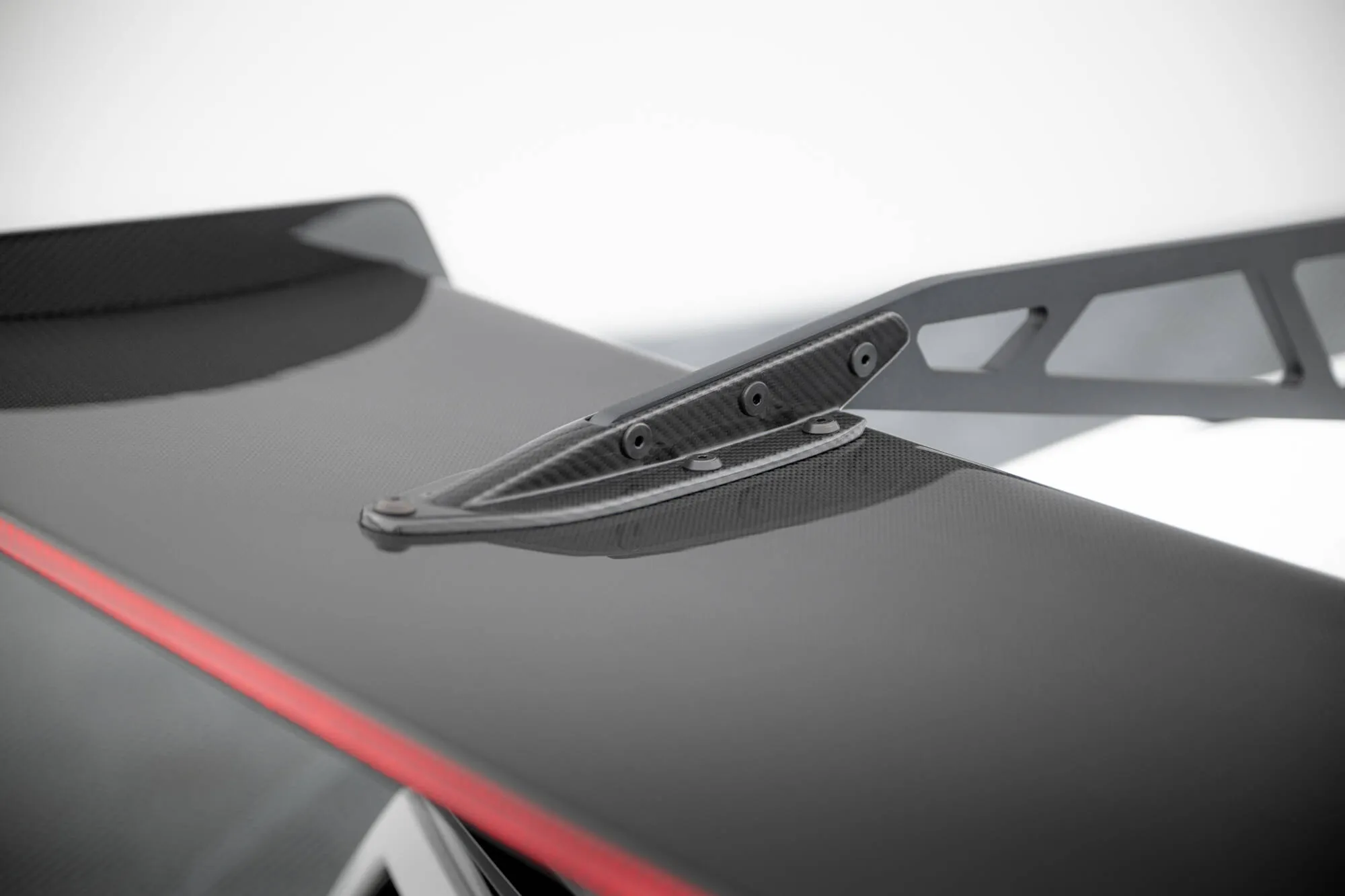 Hekkspoiler med svanehals med LED Chevrolet Corvette (C7) 2013-2019 | Carbon Fiber Edition – bilde 13