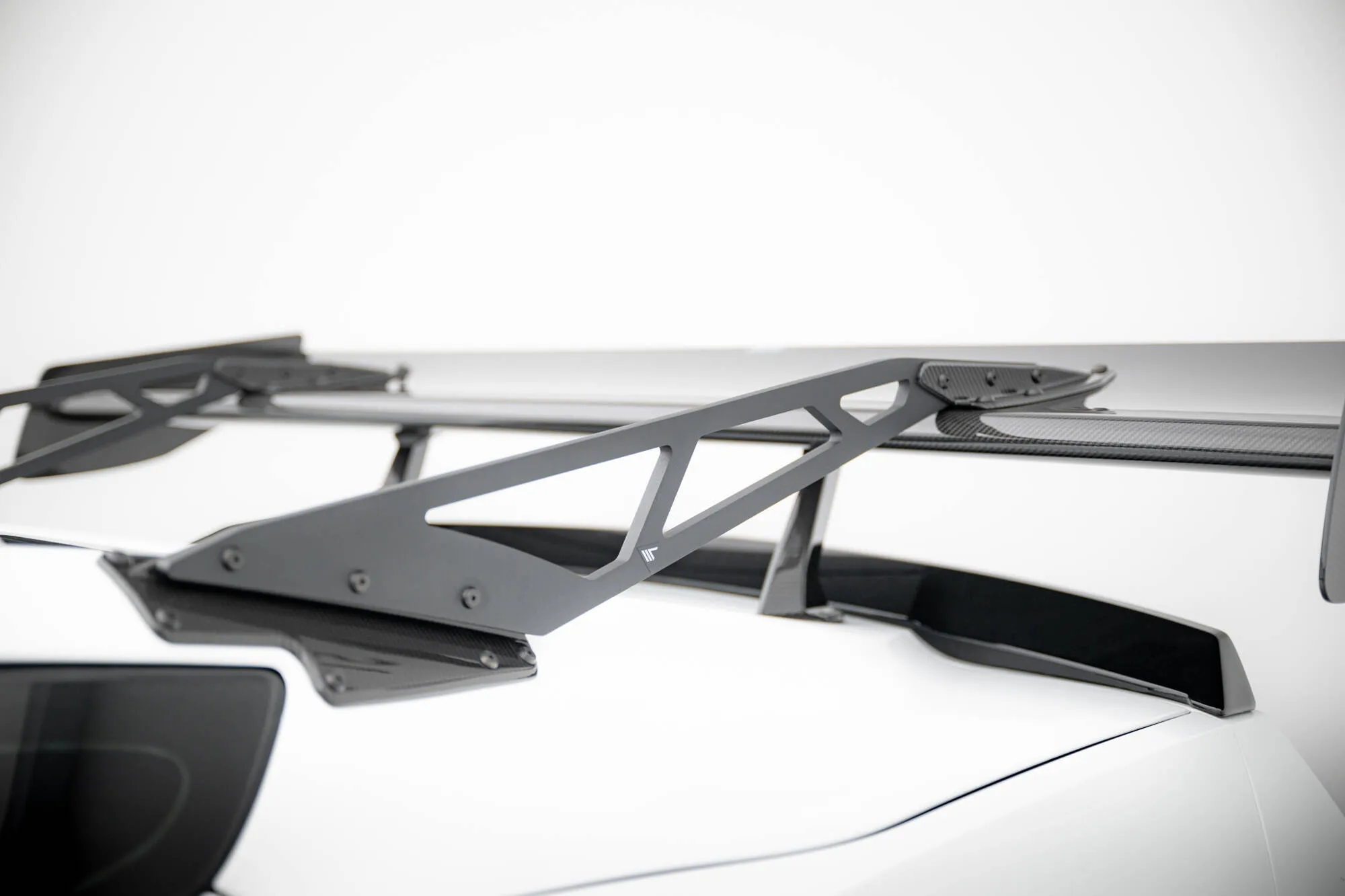Hekkspoiler med svanehals med LED Chevrolet Corvette (C7) 2013-2019 | Carbon Fiber Edition – bilde 19