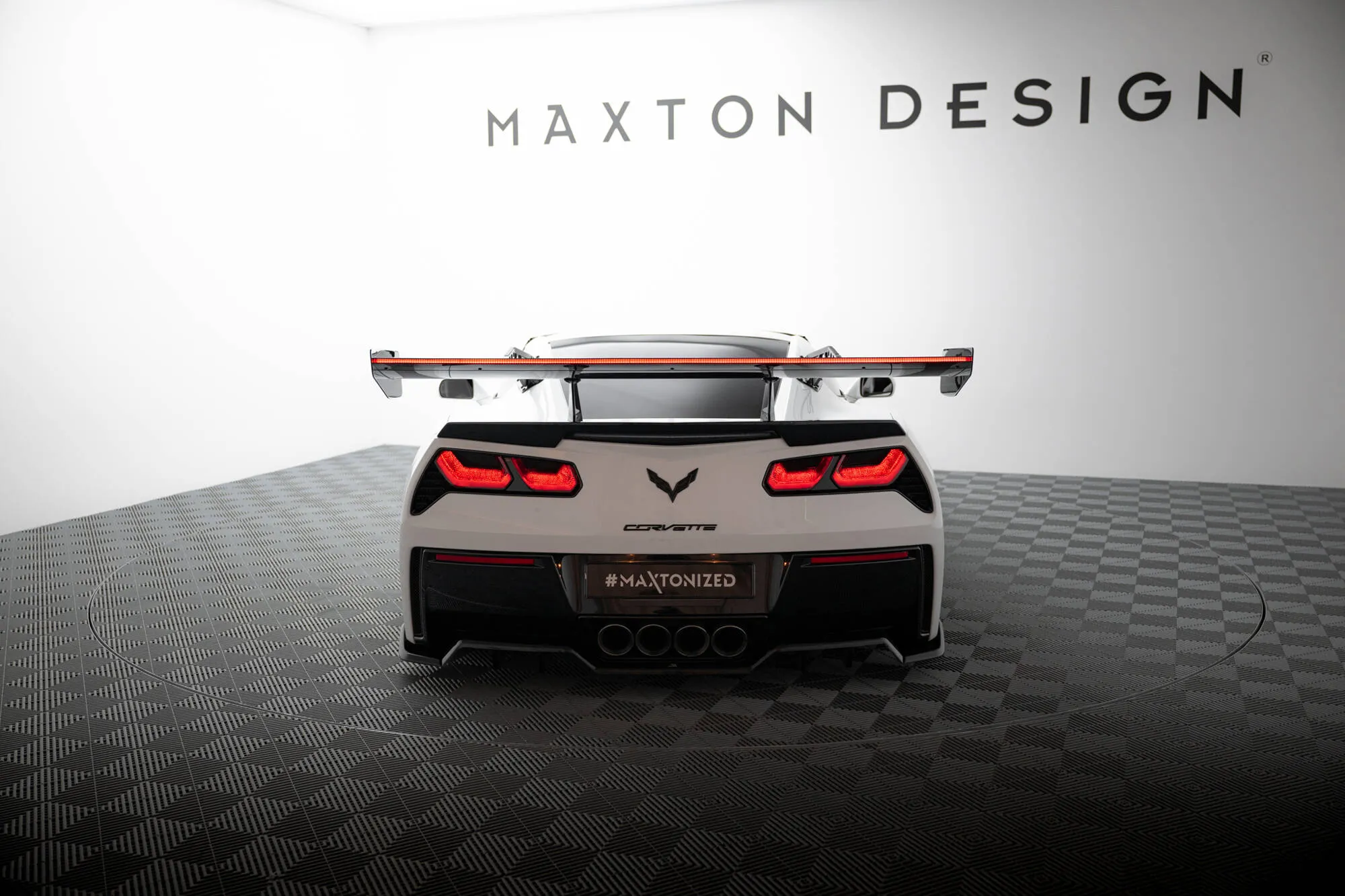 Hekkspoiler med svanehals med LED Chevrolet Corvette (C7) 2013-2019 | Carbon Fiber Edition – bilde 2