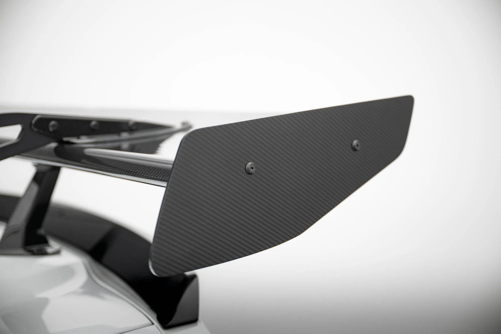 Hekkspoiler med svanehals med LED Chevrolet Corvette (C7) 2013-2019 | Carbon Fiber Edition – bilde 20