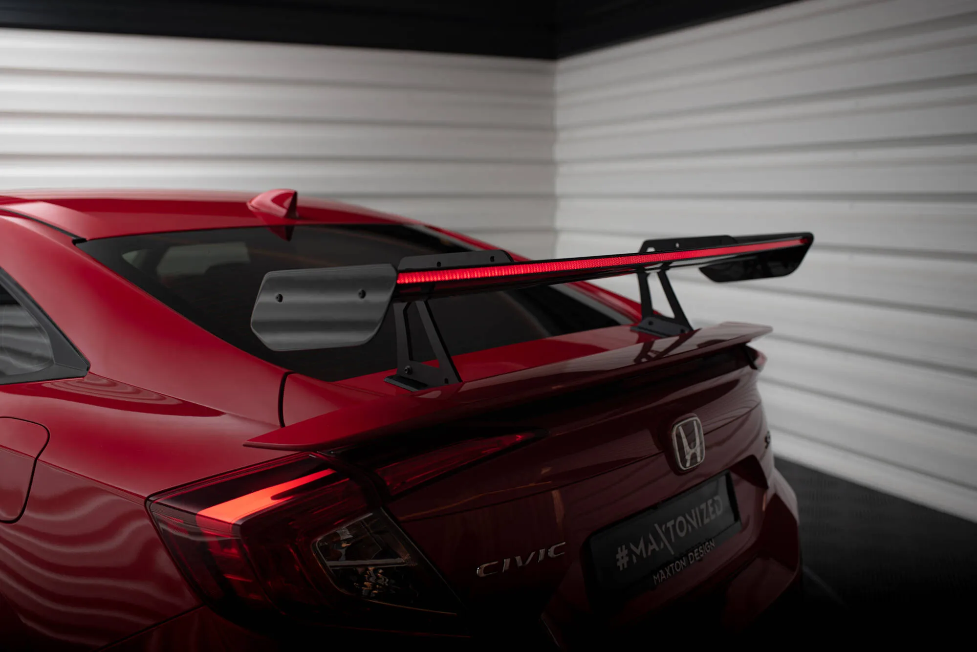Hekkspoiler med svanehals med LED Honda Civic (X) Si 2016-2021 | Carbon Fiber Edition