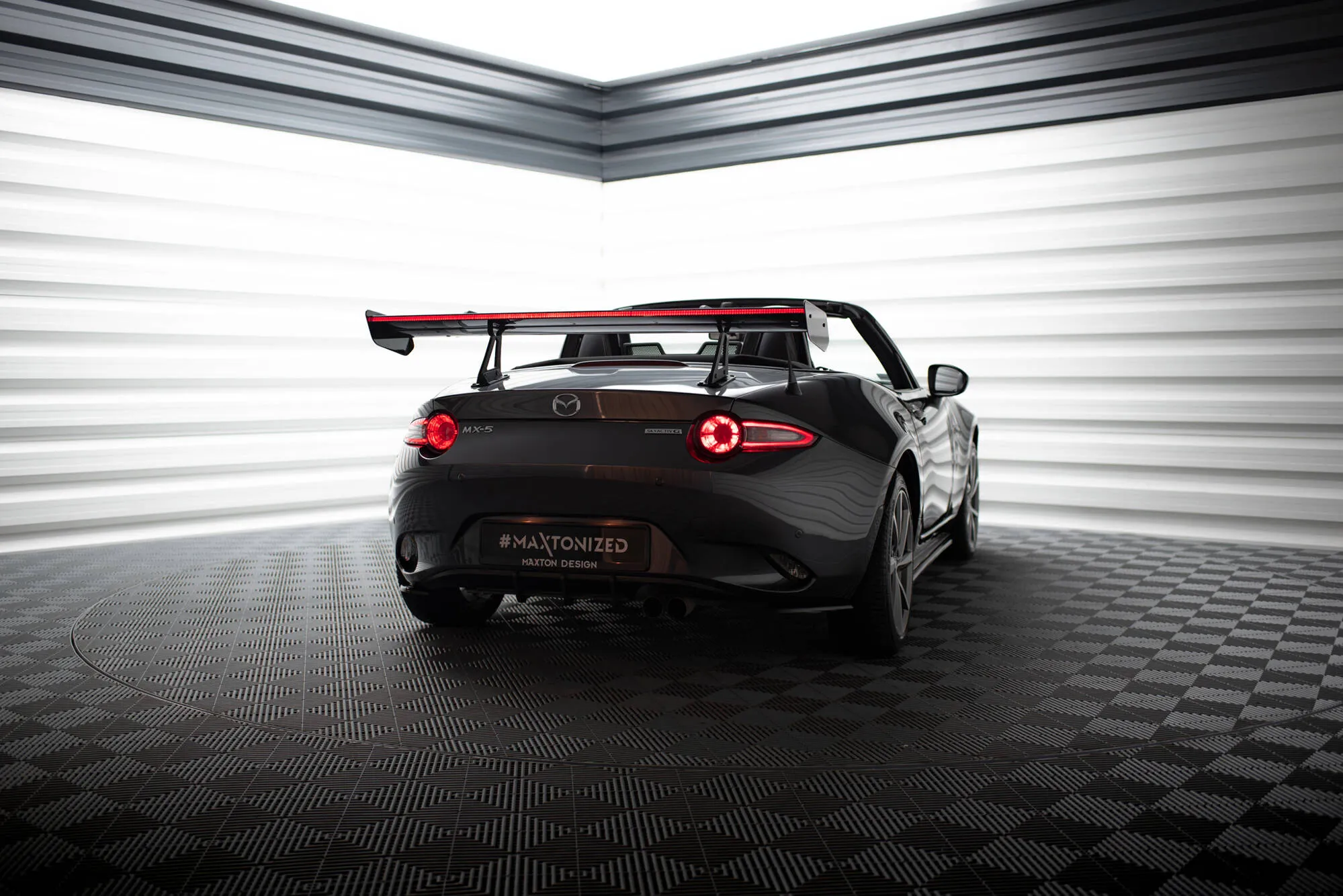 Hekkspoiler med svanehals med LED Mazda MX-5 (Mk4) 2015-2026 | Carbon Fiber Edition – bilde 4