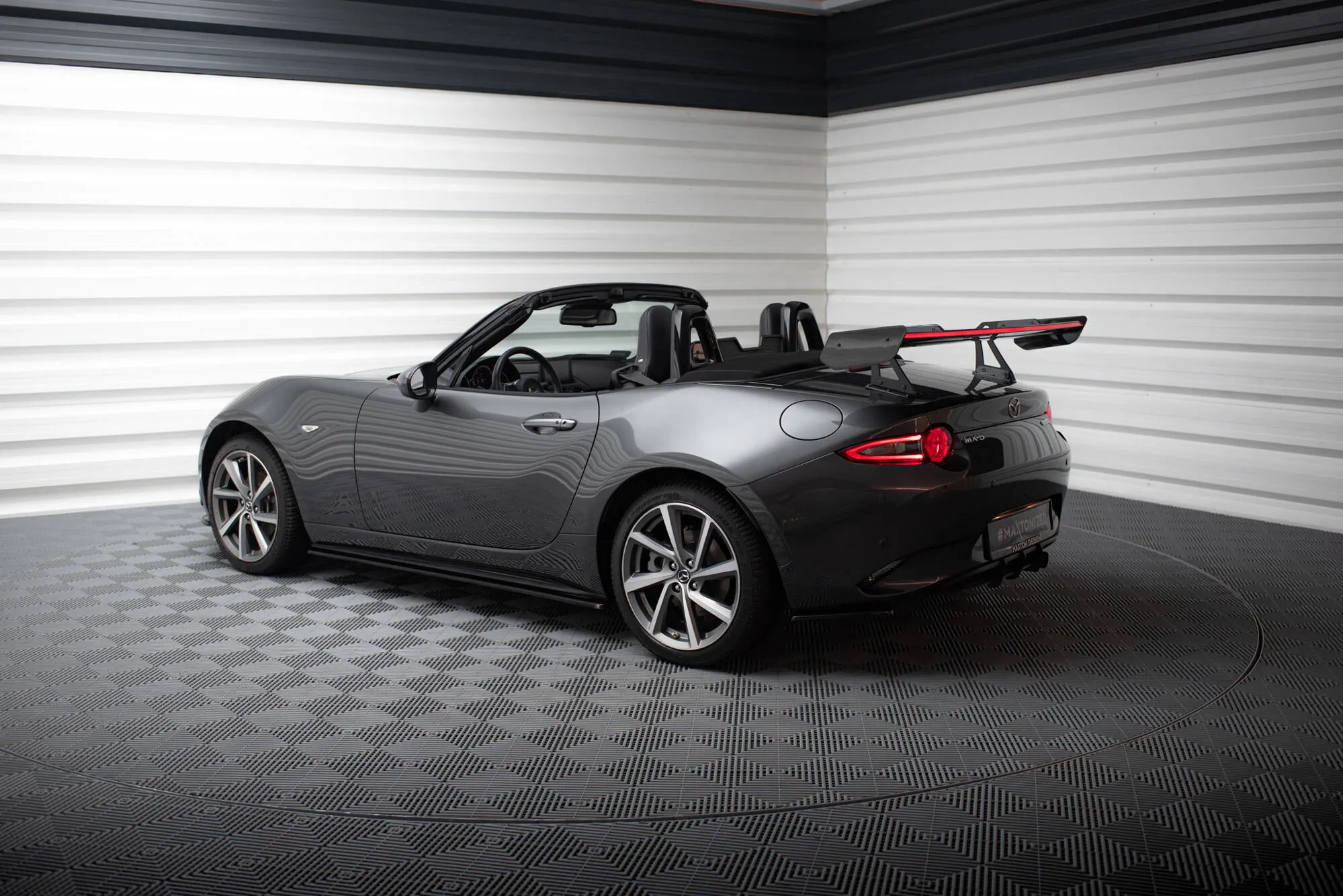 Hekkspoiler med svanehals med LED Mazda MX-5 (Mk4) 2015-2026 | Carbon Fiber Edition – bilde 6