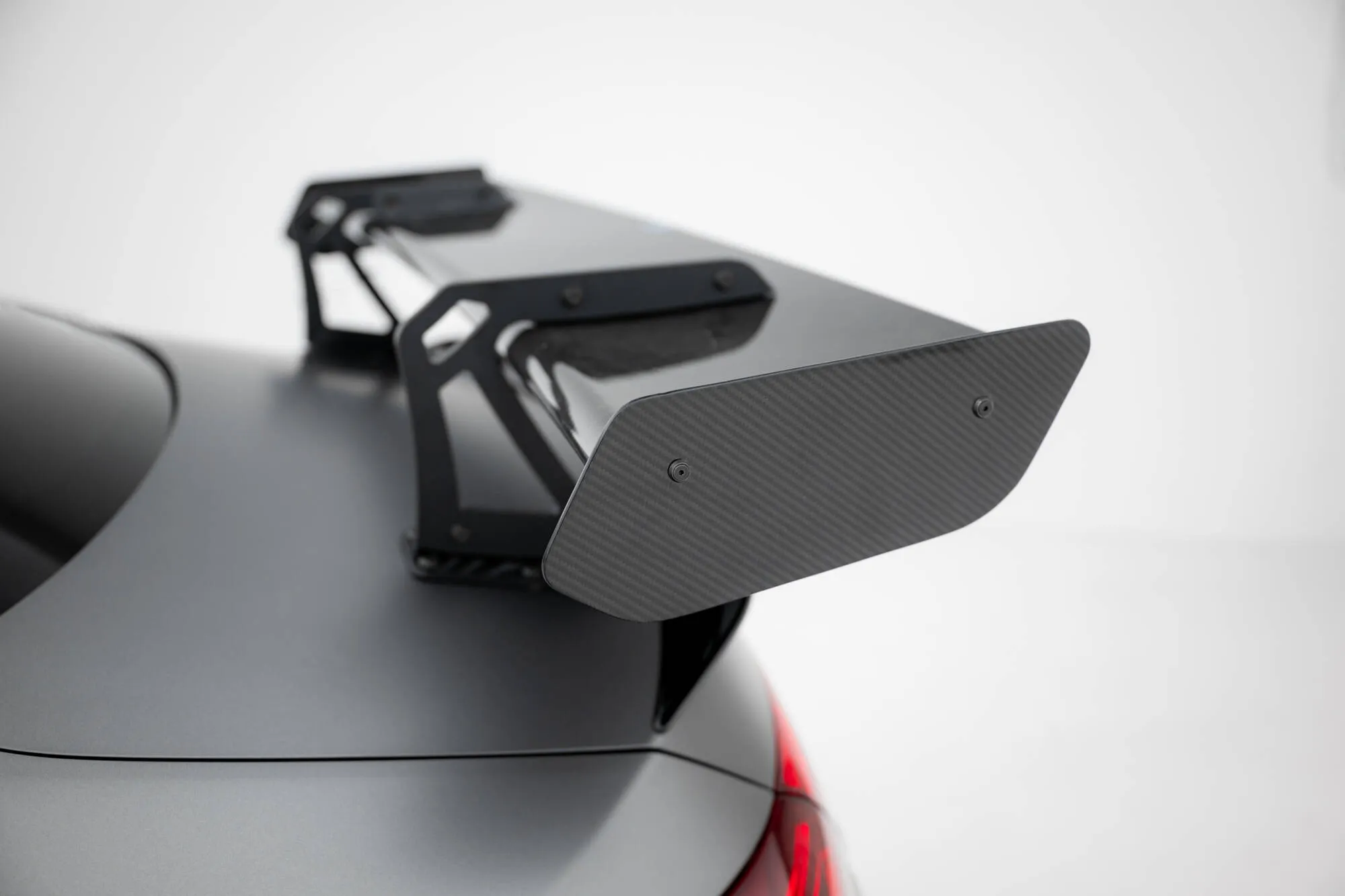 Hekkspoiler med svanehals med LED Mercedes-Benz Cla (C118) 2019 - 2025 | Carbon Fiber Edition – bilde 11