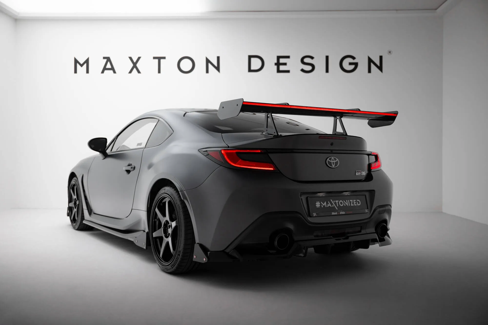 Hekkspoiler med svanehals med LED Toyota GR86 (Mk1) 2021 - 2026 | Carbon Fiber Edition – bilde 2