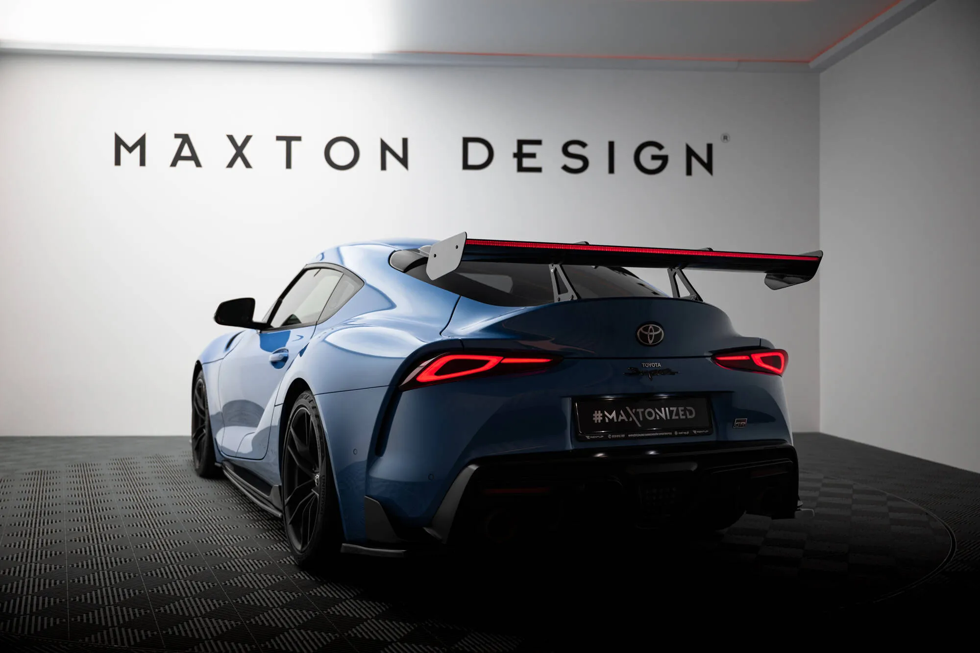 Hekkspoiler med svanehals med LED Toyota Supra (Mk5) 2019-2026 | Carbon Fiber Edition – bilde 3