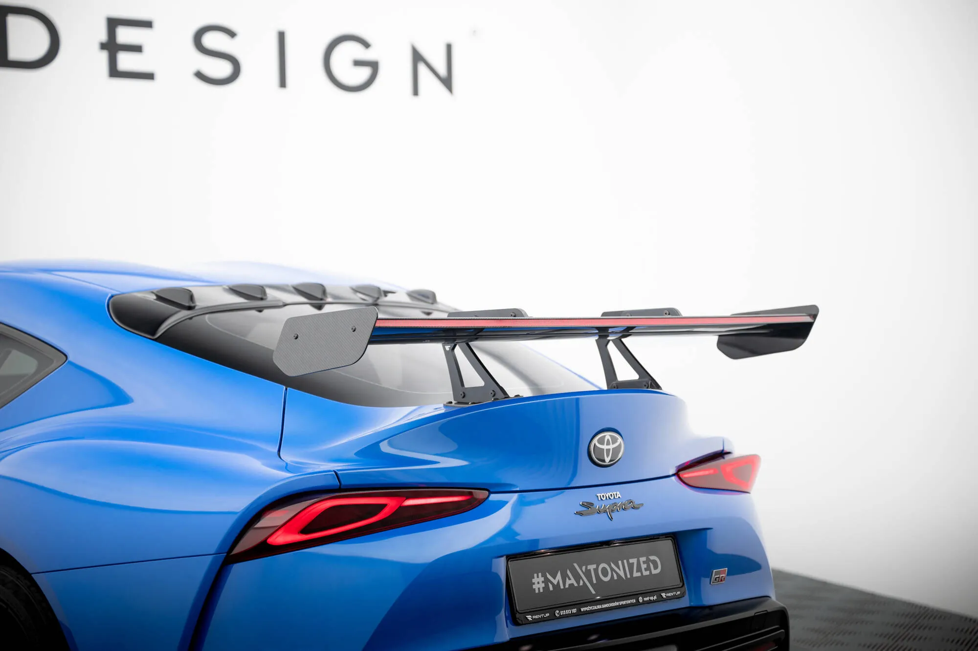 Hekkspoiler med svanehals med LED Toyota Supra (Mk5) 2019-2026 | Carbon Fiber Edition – bilde 6