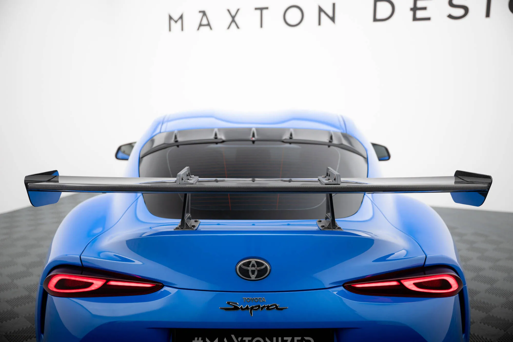 Hekkspoiler med svanehals Toyota Supra (Mk5) 2019-2026 | Carbon Fiber Edition
