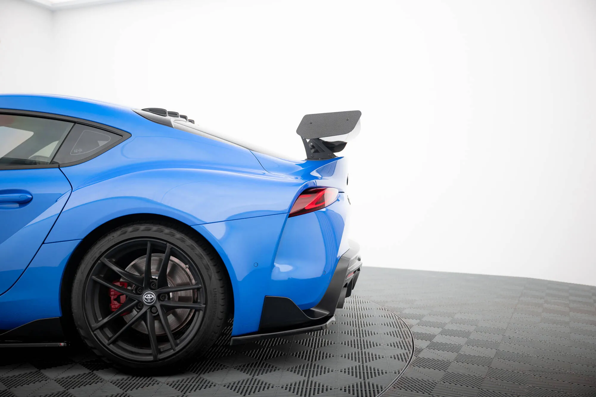 Hekkspoiler med svanehals Toyota Supra (Mk5) 2019-2026 | Carbon Fiber Edition – bilde 6