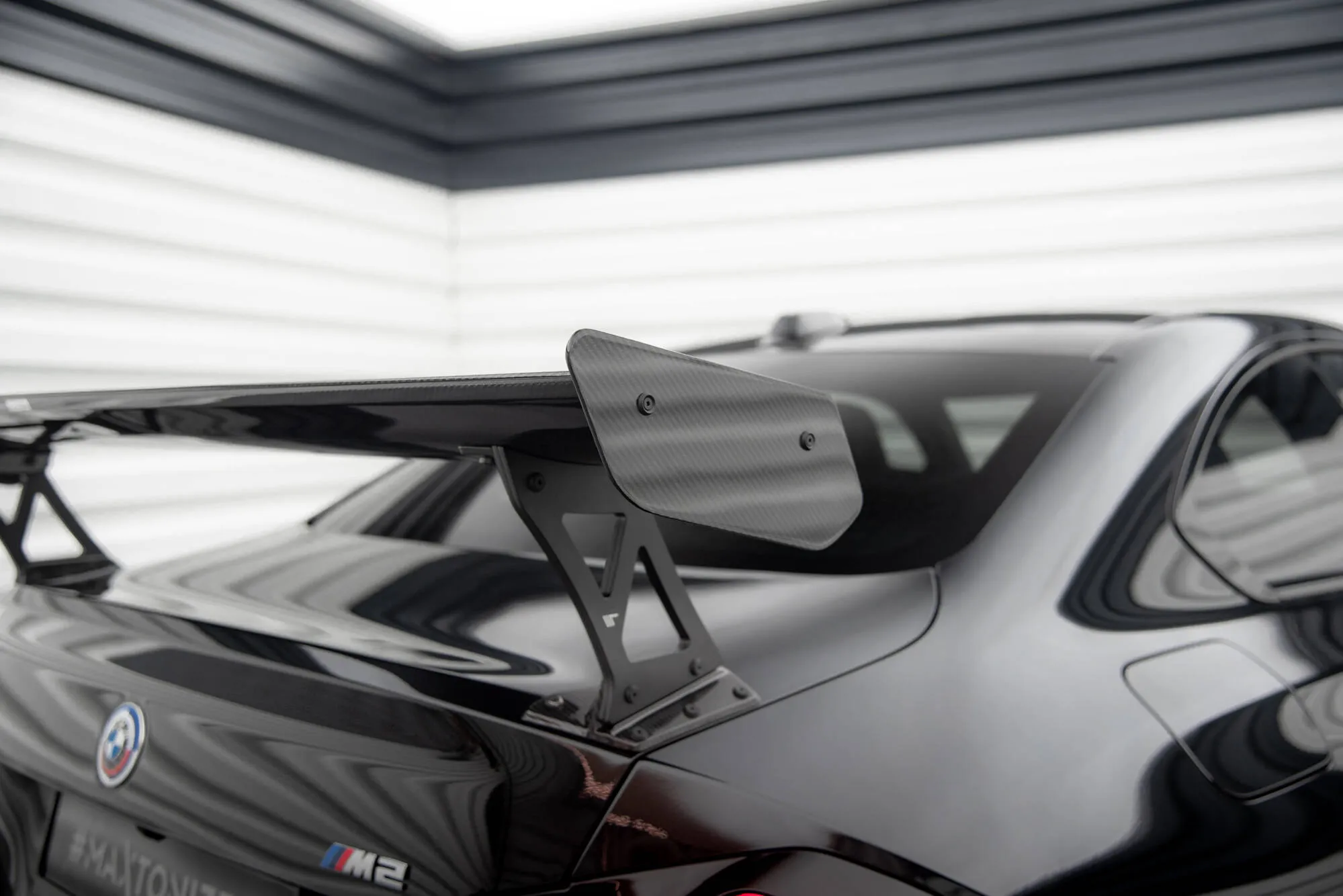 Hekkspoiler med ytre bøyler BMW M2 (G87) 2023-2026 | Carbon Fiber Edition – bilde 6