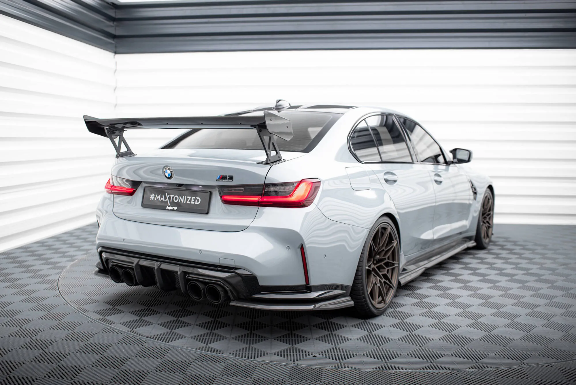 Hekkspoiler med ytre bøyler BMW M3 (G80) 2021-2026 | Carbon Fiber Edition