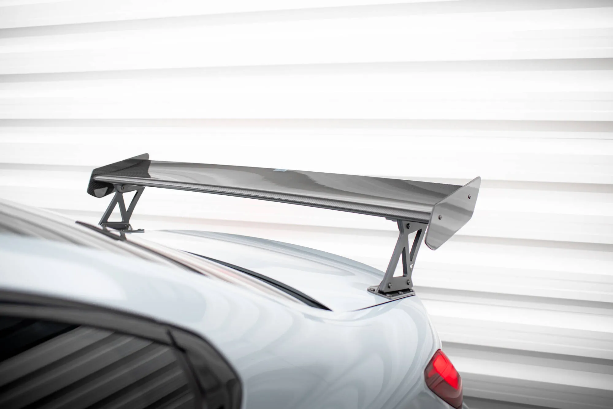Hekkspoiler med ytre bøyler BMW M3 (G80) 2021-2026 | Carbon Fiber Edition – bilde 2