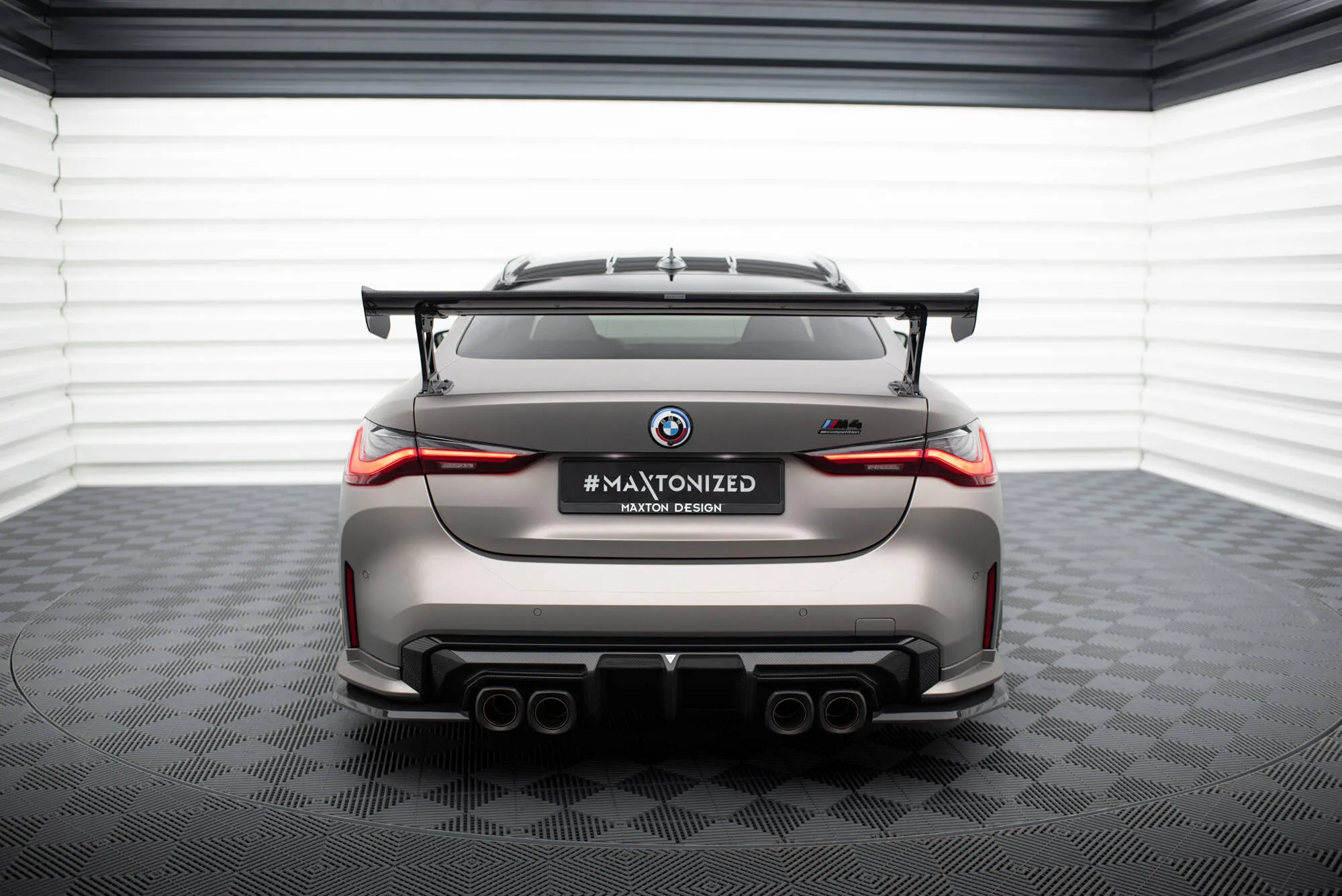 Hekkspoiler med ytre bøyler BMW M4 (G82) 2021-2026 | Carbon Fiber Edition