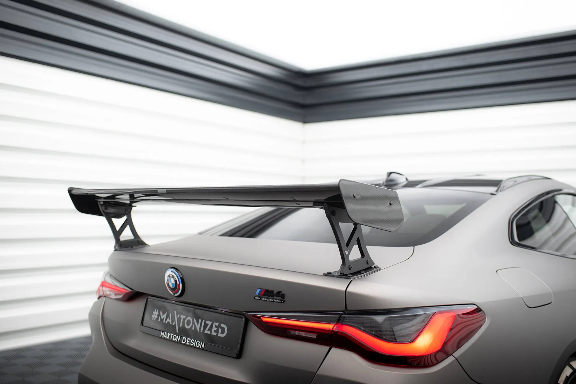 Hekkspoiler med ytre bøyler BMW M4 (G82) 2021-2026 | Carbon Fiber Edition – bilde 5