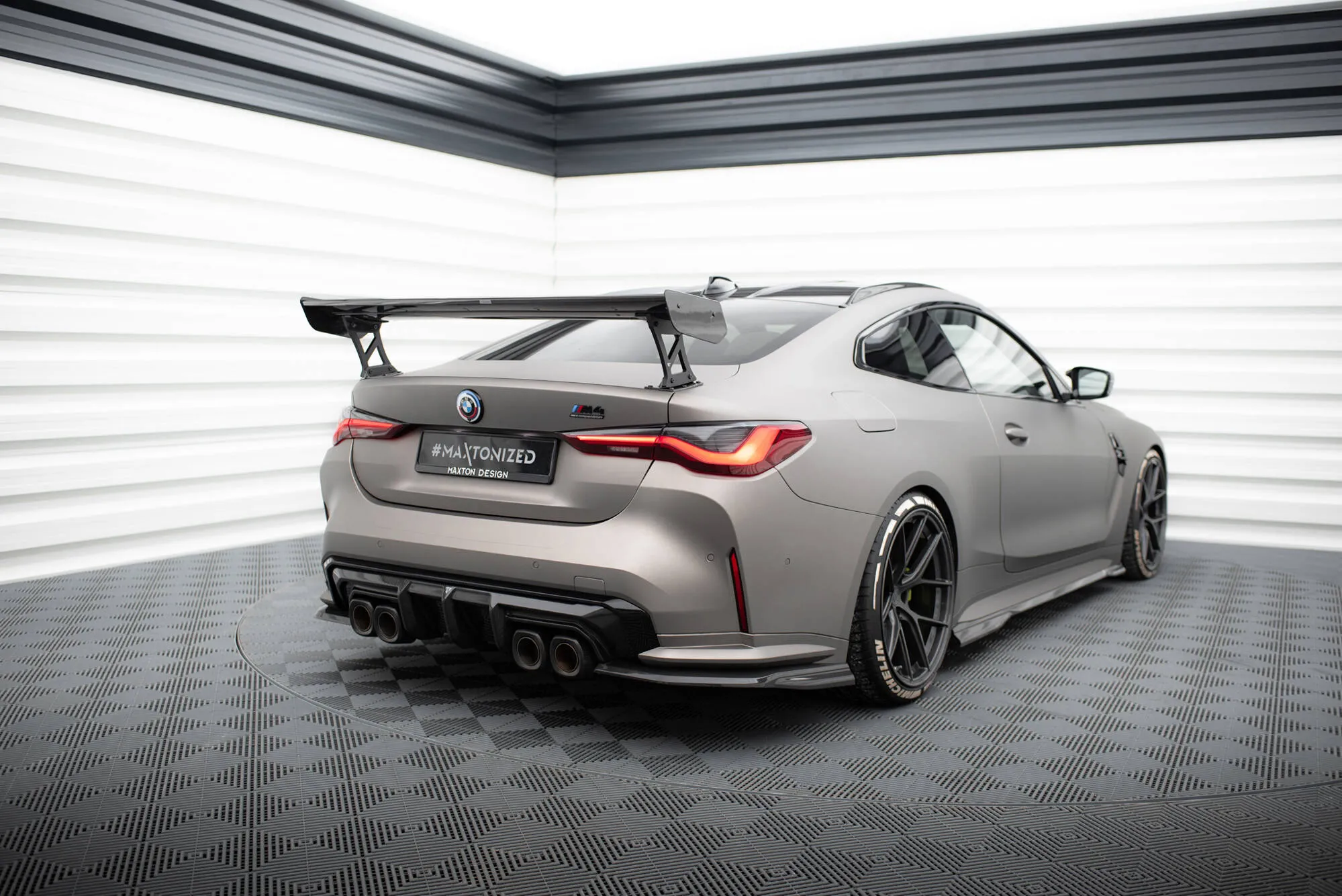 Hekkspoiler med ytre bøyler BMW M4 (G82) 2021-2026 | Carbon Fiber Edition – bilde 6