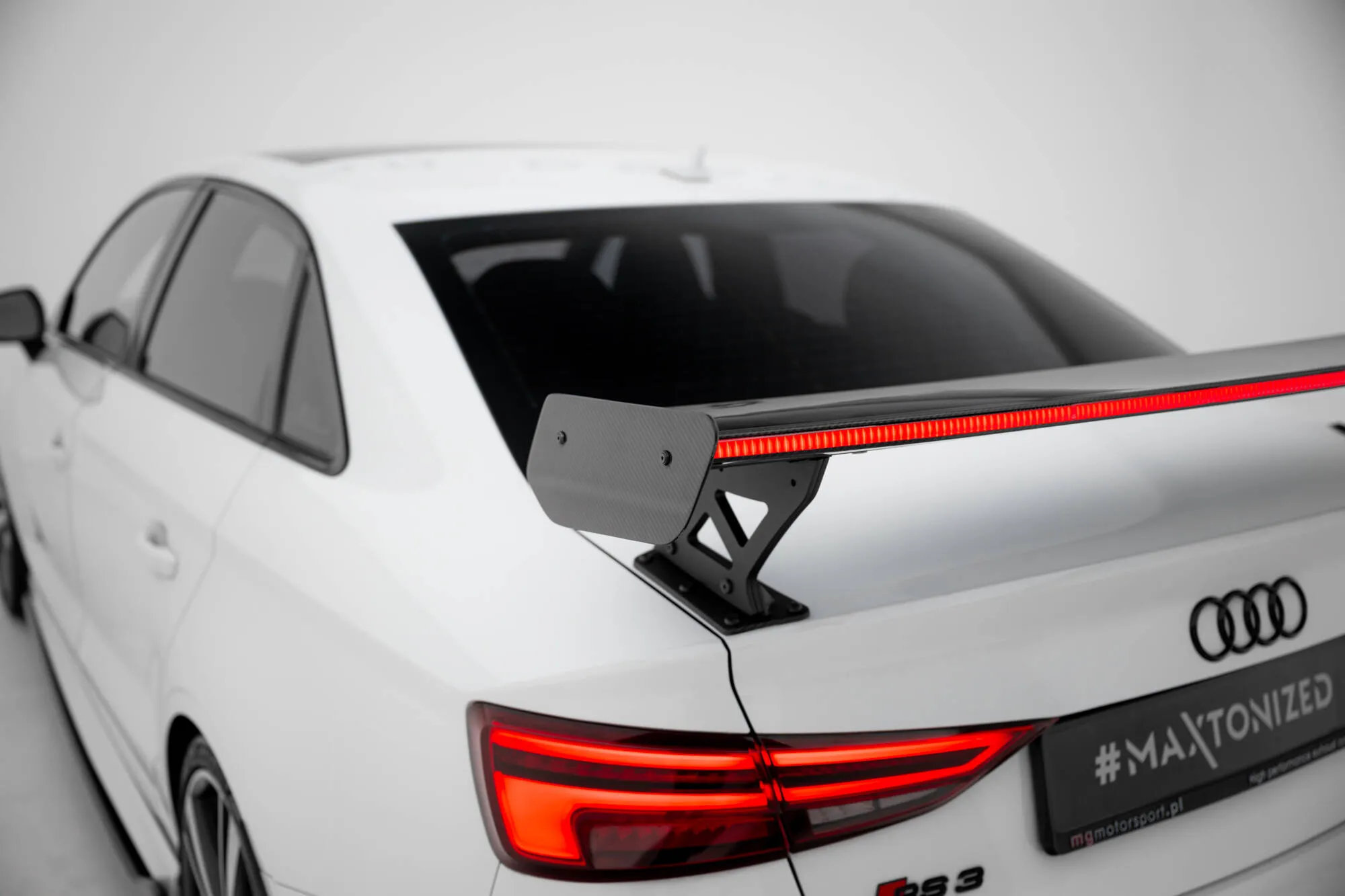Hekkspoiler med ytre bøyler med LED Audi A3 / S3 / RS3 Sedan (8V) 2013 - 2020 | Carbon Fiber Edition – bilde 10