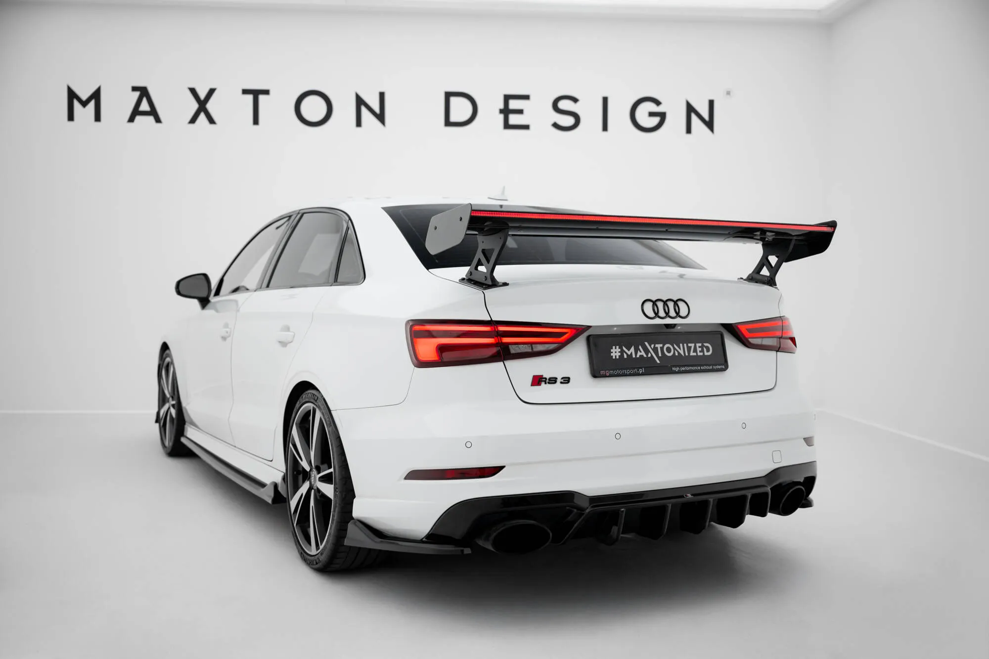 Hekkspoiler med ytre bøyler med LED Audi A3 / S3 / RS3 Sedan (8V) 2013 - 2020 | Carbon Fiber Edition – bilde 7