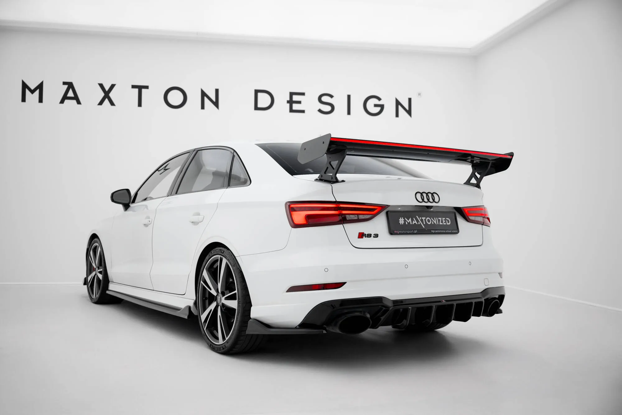 Hekkspoiler med ytre bøyler med LED Audi A3 / S3 / RS3 Sedan (8V) 2013 - 2020 | Carbon Fiber Edition – bilde 8