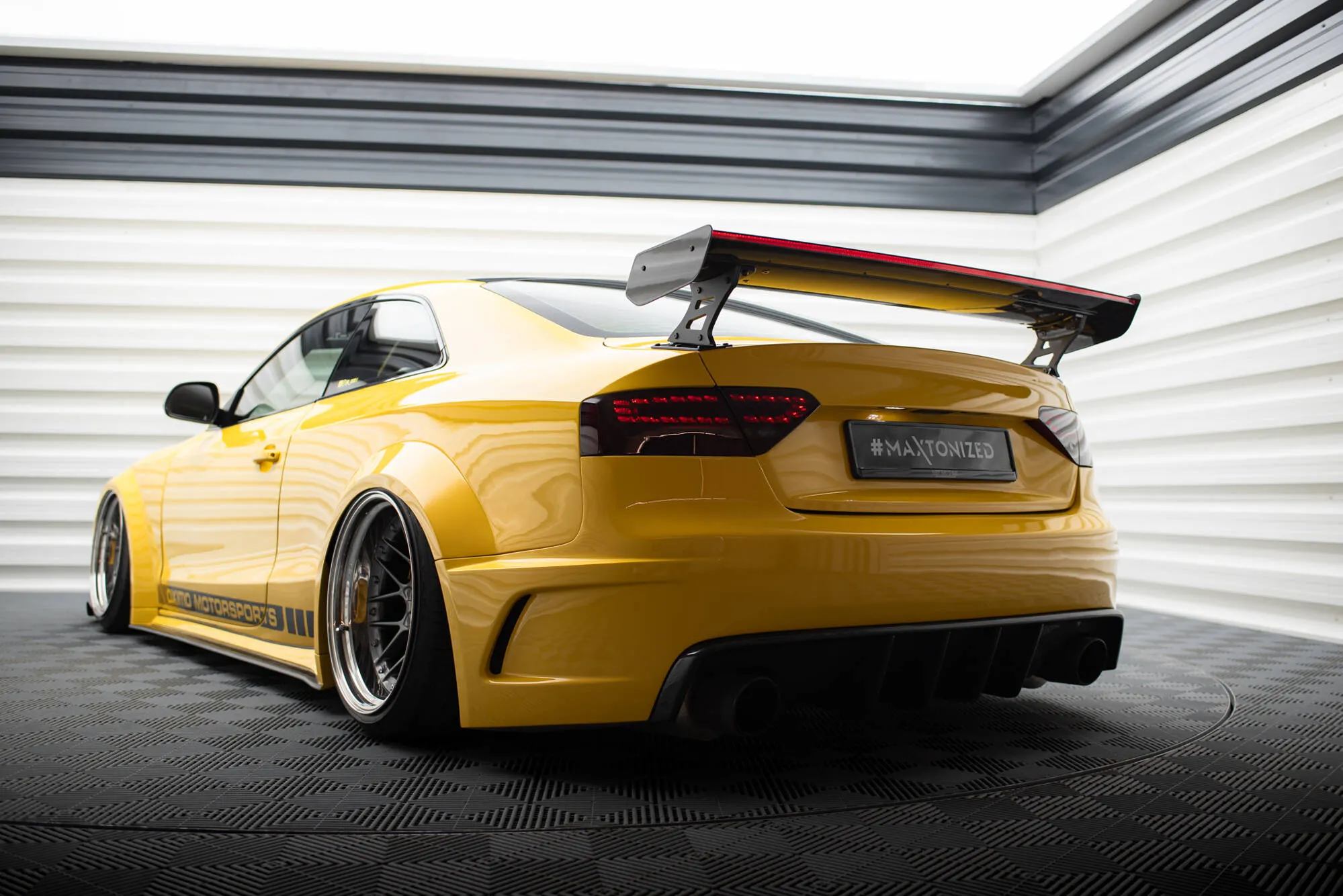 Hekkspoiler med ytre bøyler med LED Audi A5 (A5) 2007-2016 | Carbon Fiber Edition – bilde 11
