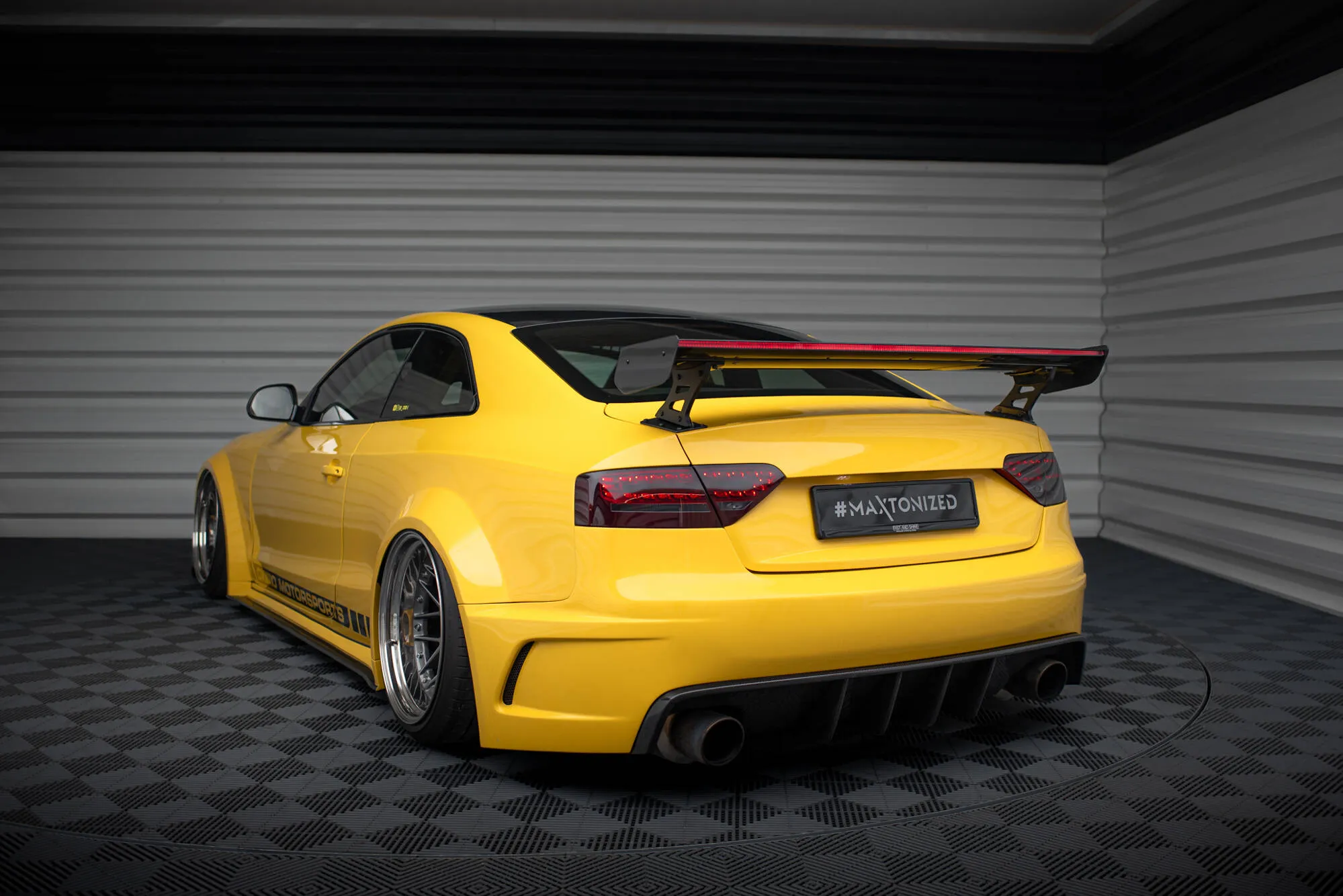 Hekkspoiler med ytre bøyler med LED Audi A5 (A5) 2007-2016 | Carbon Fiber Edition – bilde 2