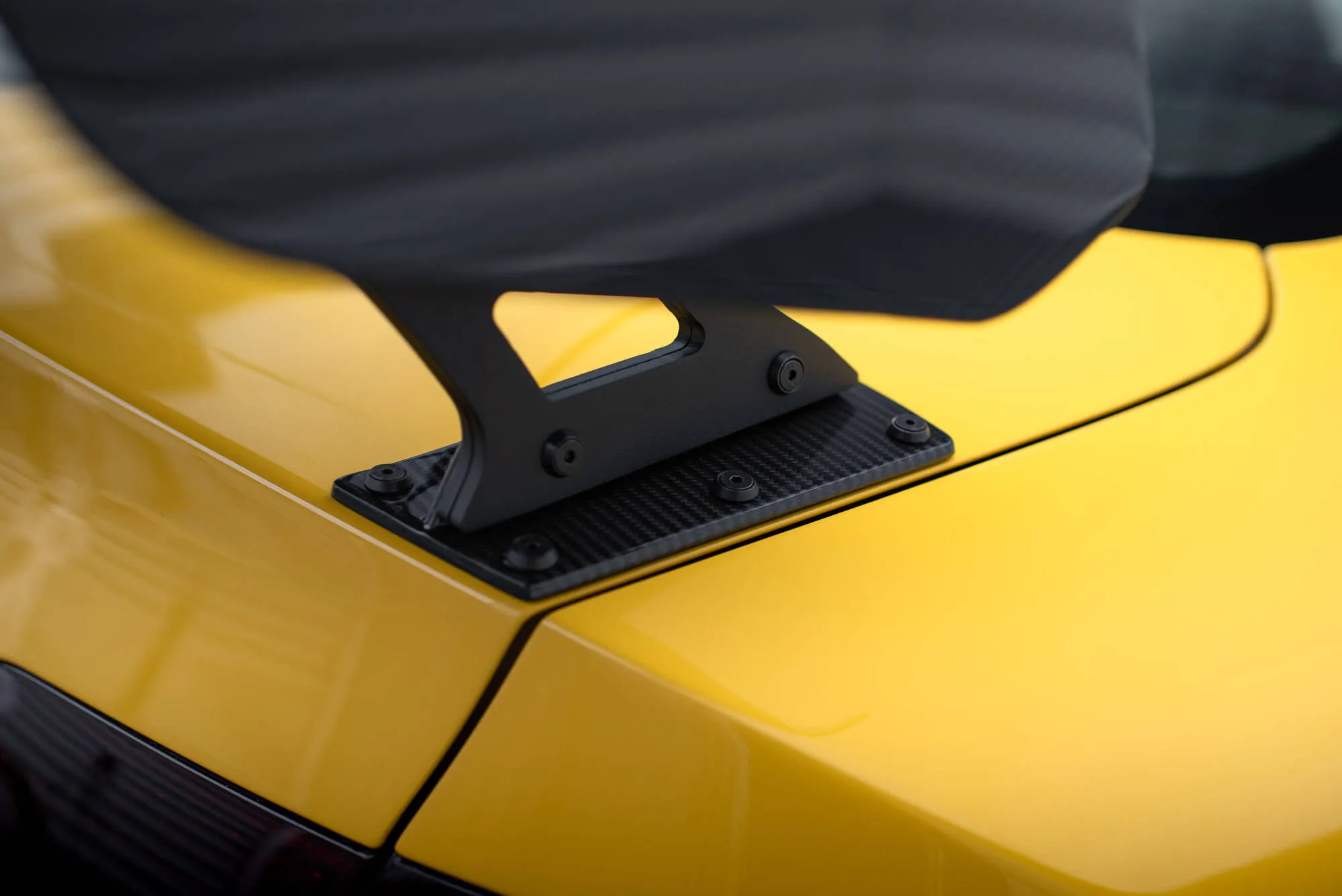 Hekkspoiler med ytre bøyler med LED Audi A5 (A5) 2007-2016 | Carbon Fiber Edition – bilde 5