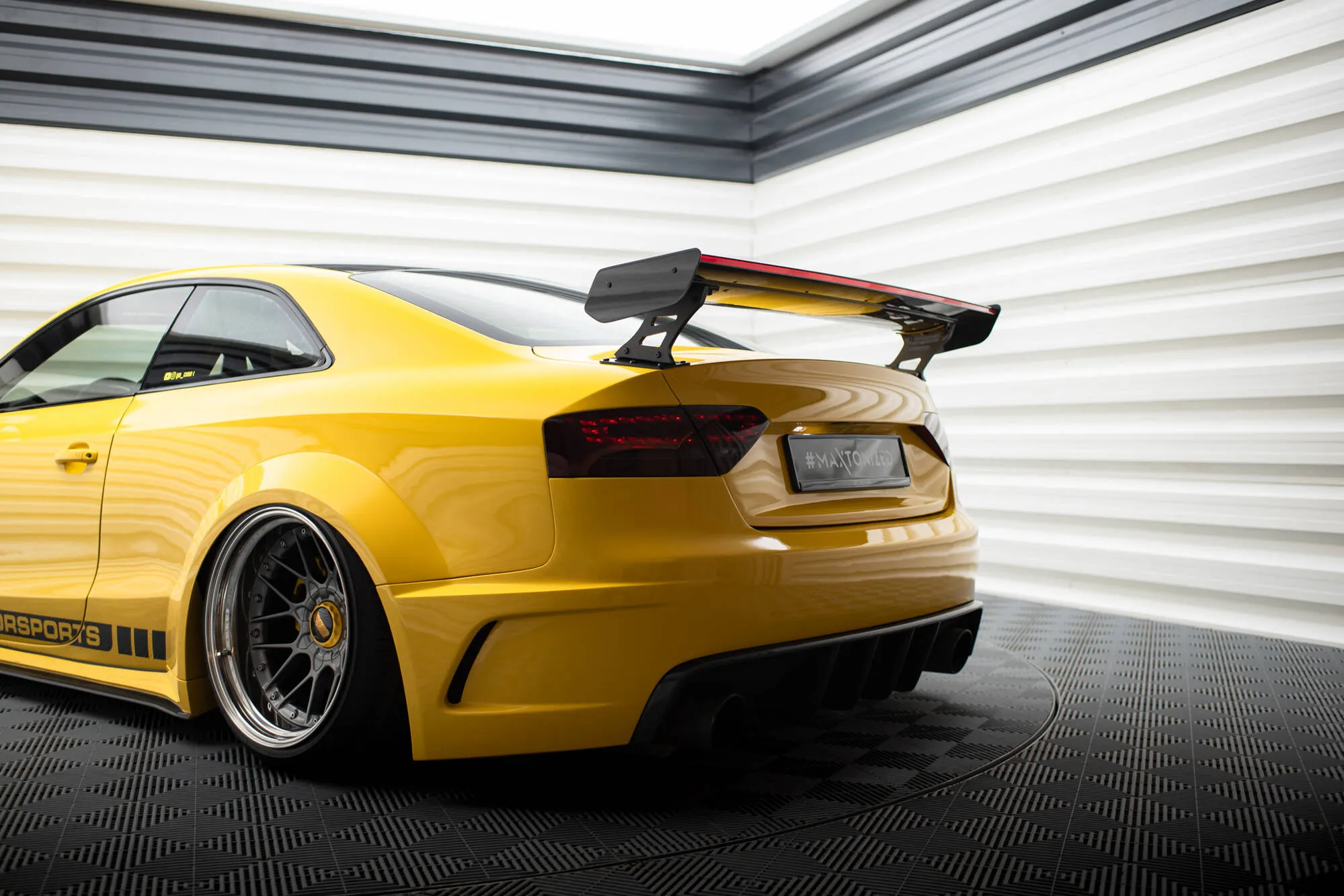 Hekkspoiler med ytre bøyler med LED Audi A5 (A5) 2007-2016 | Carbon Fiber Edition – bilde 8