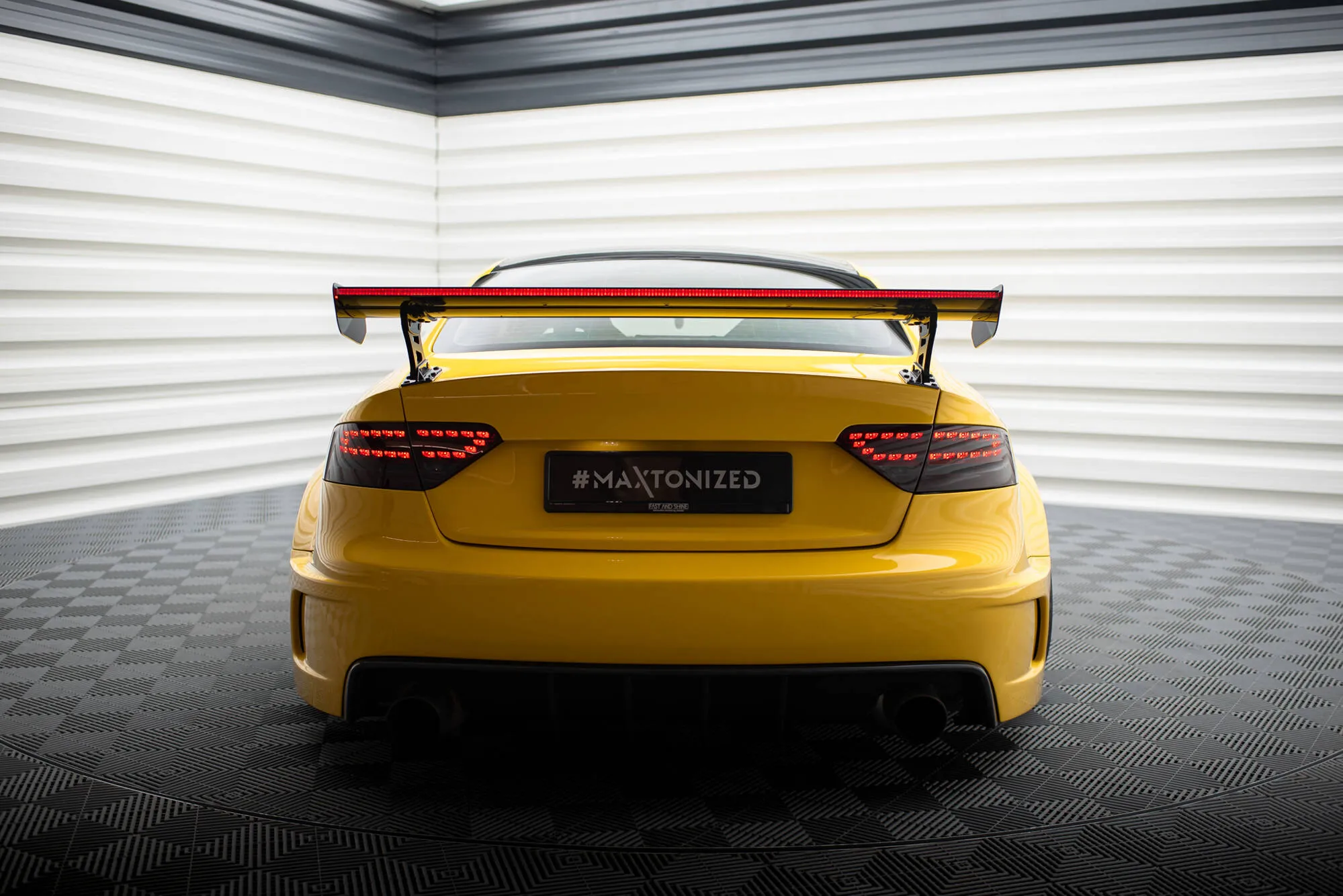 Hekkspoiler med ytre bøyler med LED Audi A5 (A5) 2007-2016 | Carbon Fiber Edition – bilde 9
