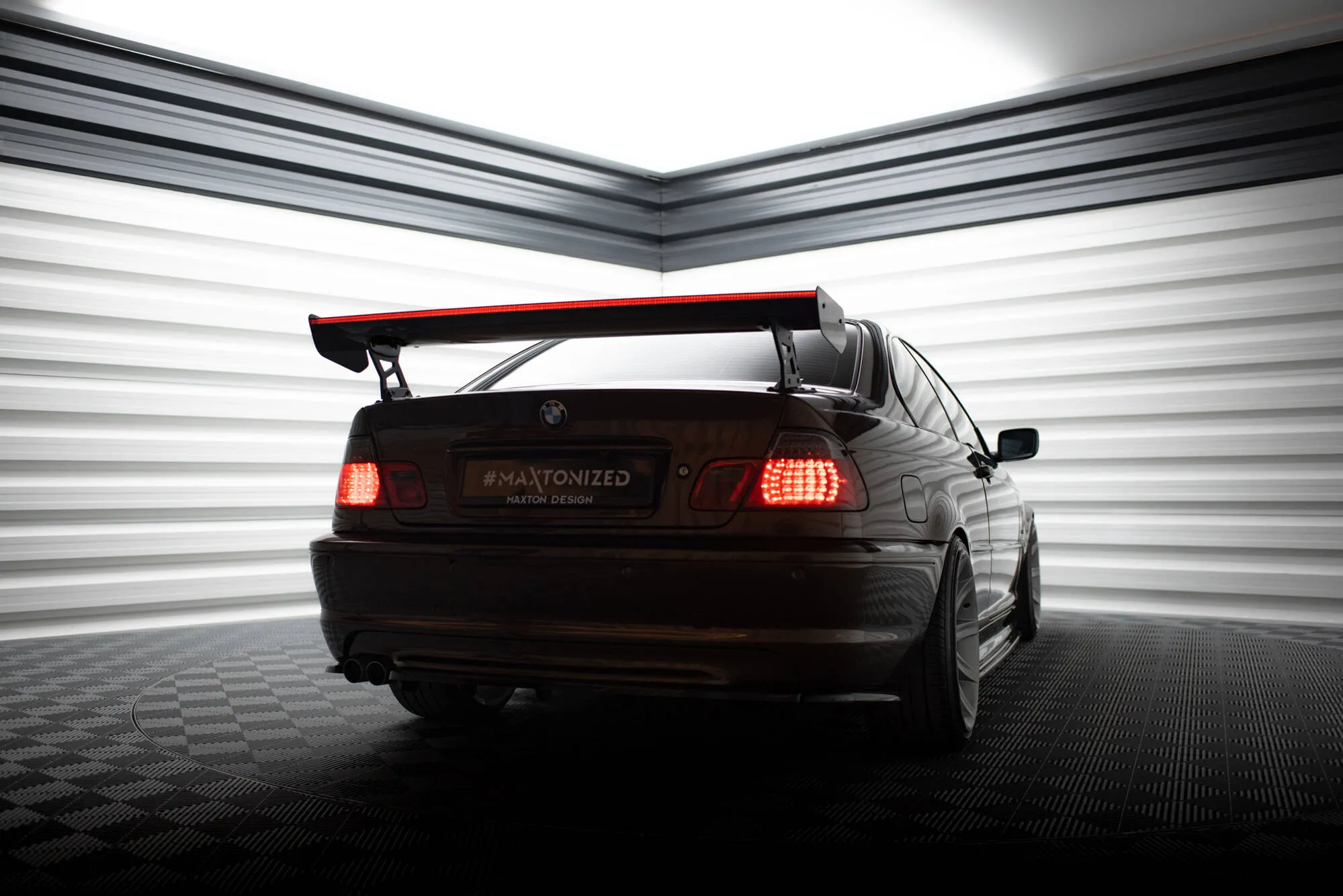 Hekkspoiler med ytre bøyler med LED BMW 3 (E46) 1998 - 2005 | Carbon Fiber Edition