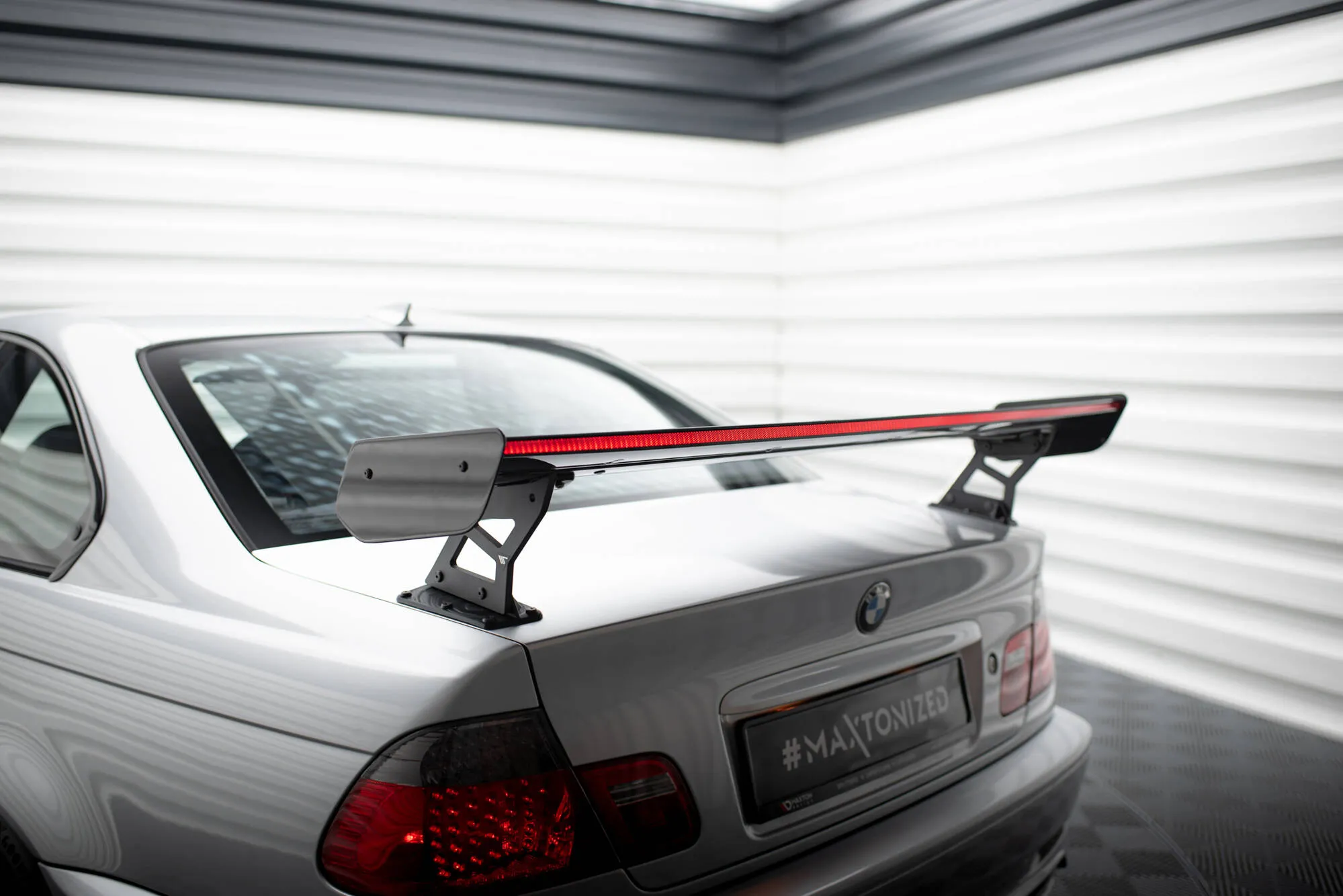 Hekkspoiler med ytre bøyler med LED BMW 3 (E46) 1998 - 2005 | Carbon Fiber Edition – bilde 11