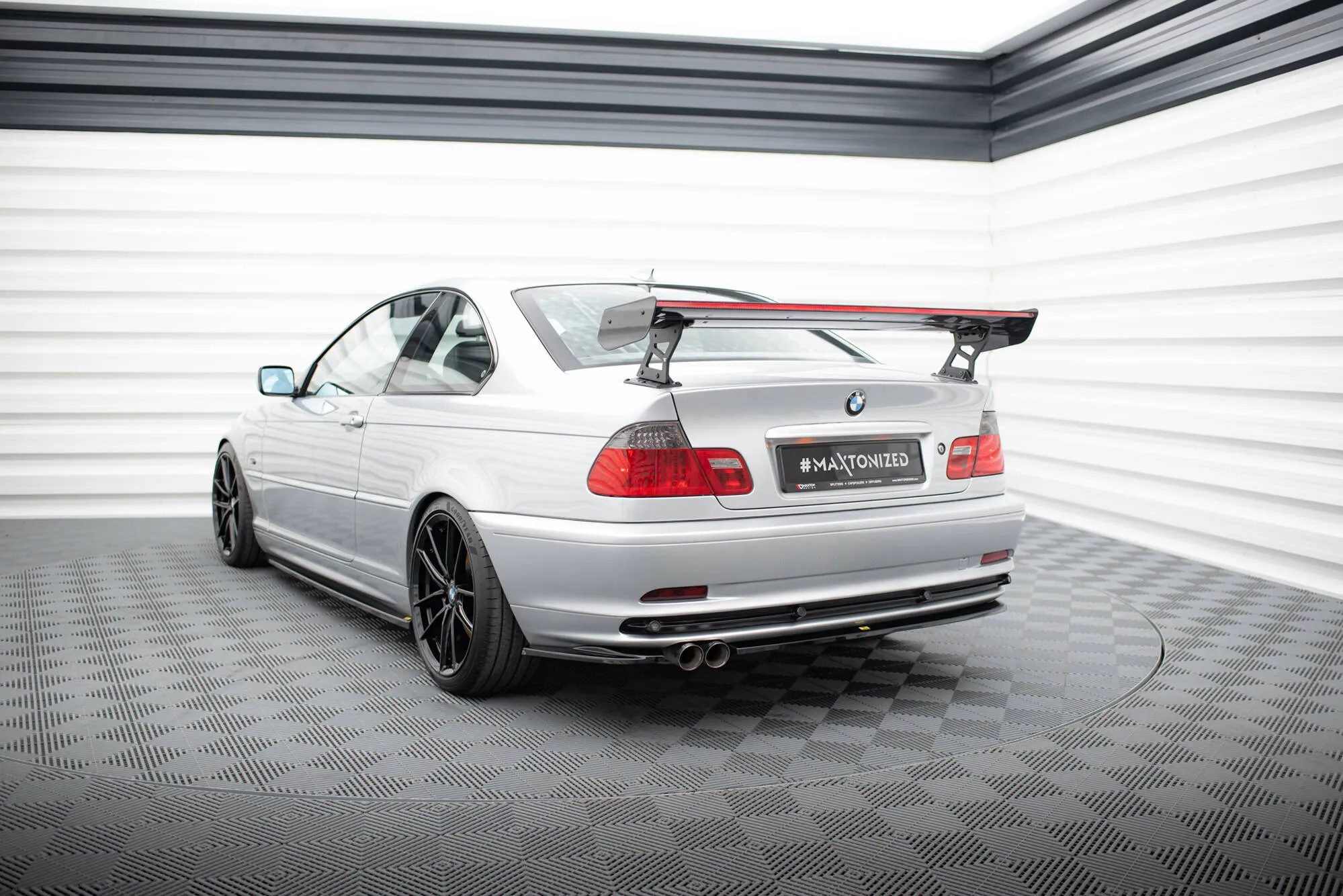 Hekkspoiler med ytre bøyler med LED BMW 3 (E46) 1998 - 2005 | Carbon Fiber Edition – bilde 14