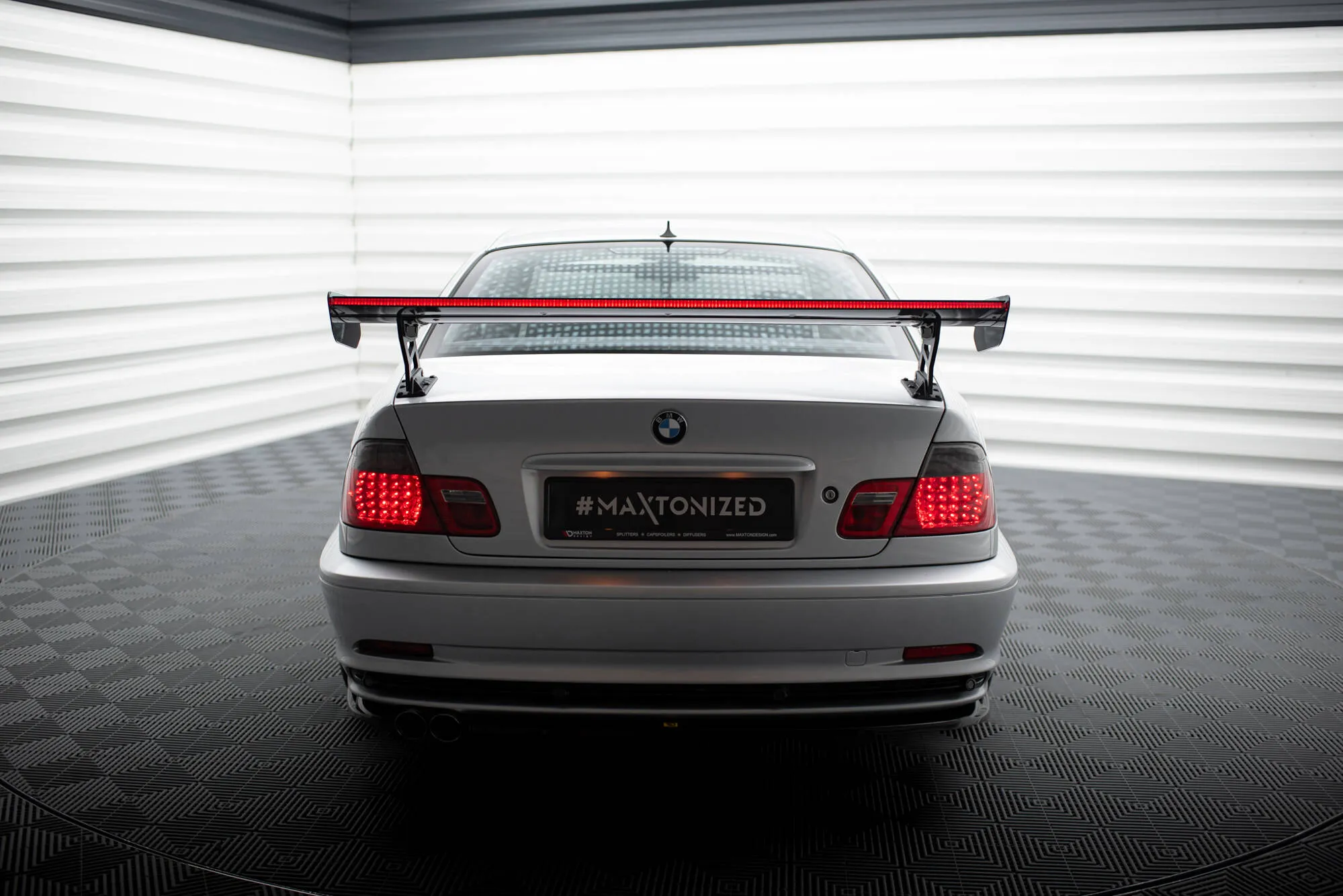 Hekkspoiler med ytre bøyler med LED BMW 3 (E46) 1998 - 2005 | Carbon Fiber Edition – bilde 5