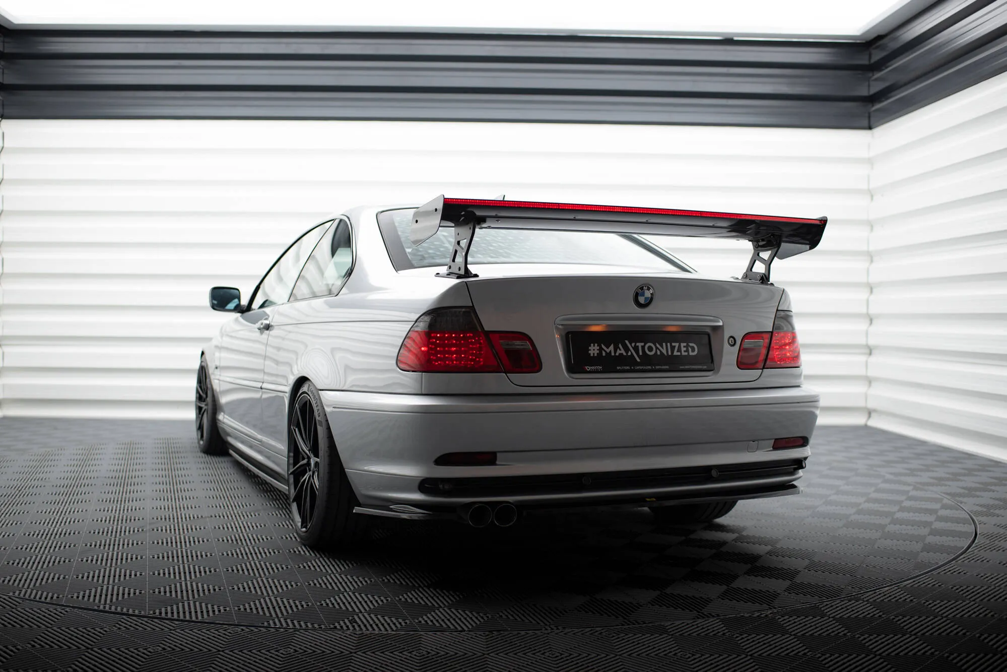 Hekkspoiler med ytre bøyler med LED BMW 3 (E46) 1998 - 2005 | Carbon Fiber Edition – bilde 7