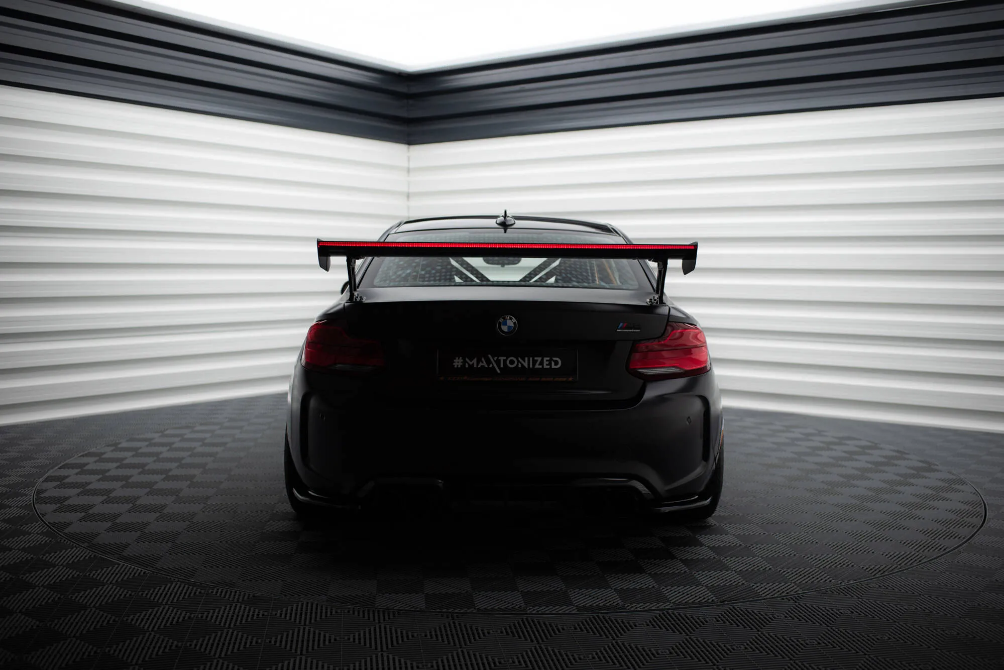 Hekkspoiler med ytre bøyler med LED BMW M2 (F87) 2015-2022 | Carbon Fiber Edition