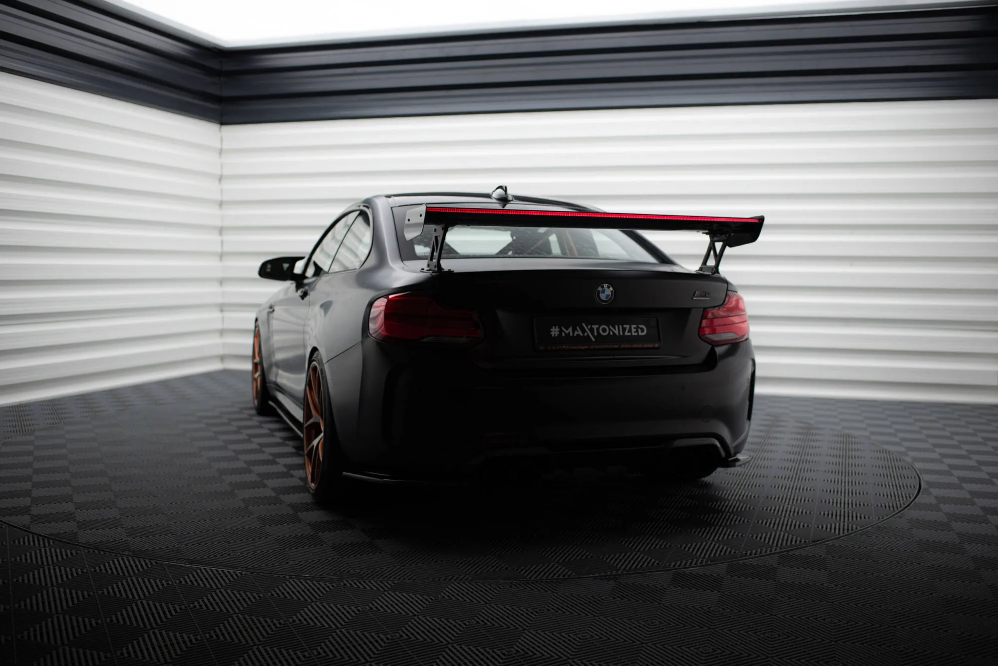 Hekkspoiler med ytre bøyler med LED BMW M2 (F87) 2015-2022 | Carbon Fiber Edition – bilde 2
