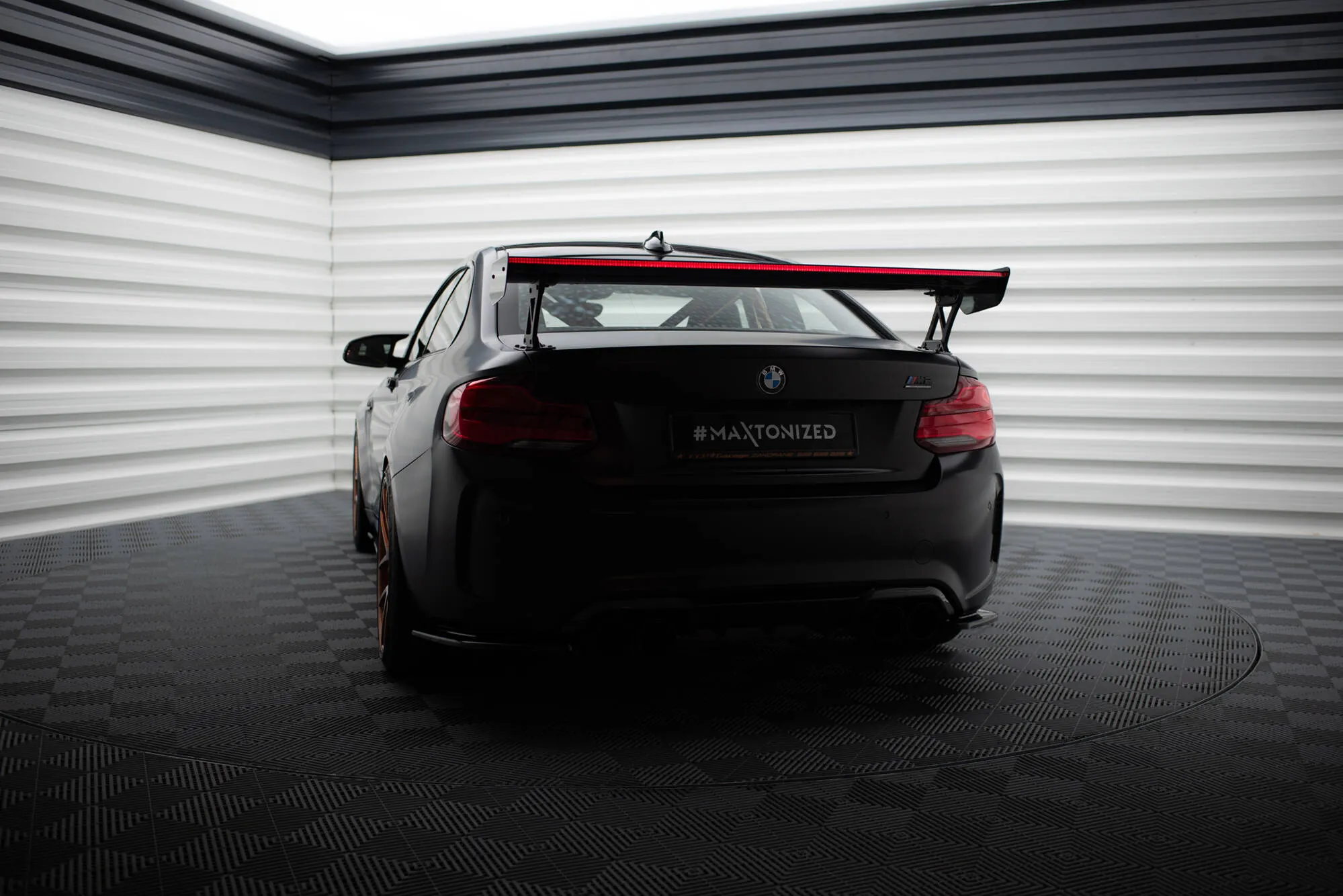 Hekkspoiler med ytre bøyler med LED BMW M2 (F87) 2015-2022 | Carbon Fiber Edition – bilde 3