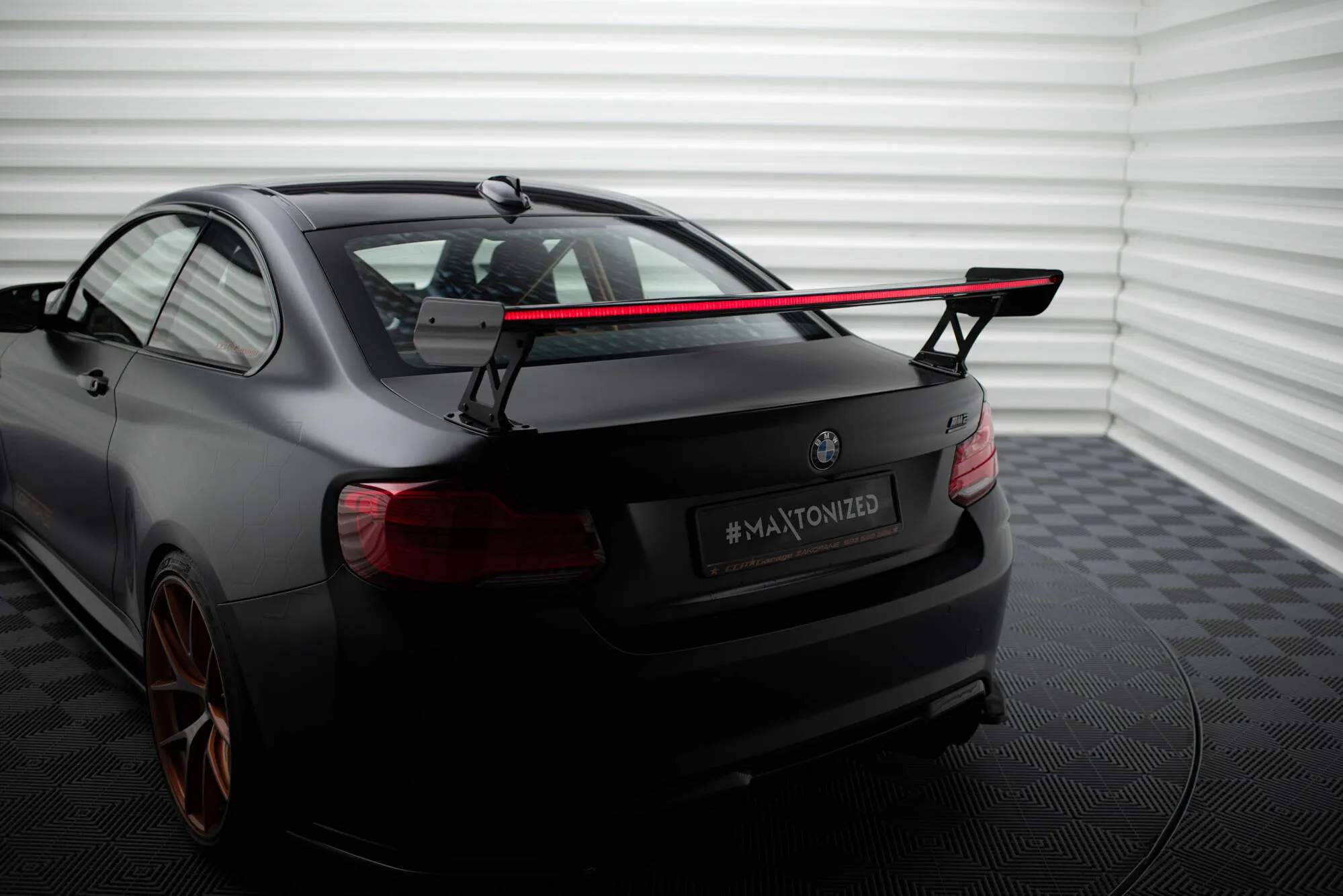 Hekkspoiler med ytre bøyler med LED BMW M2 (F87) 2015-2022 | Carbon Fiber Edition – bilde 5