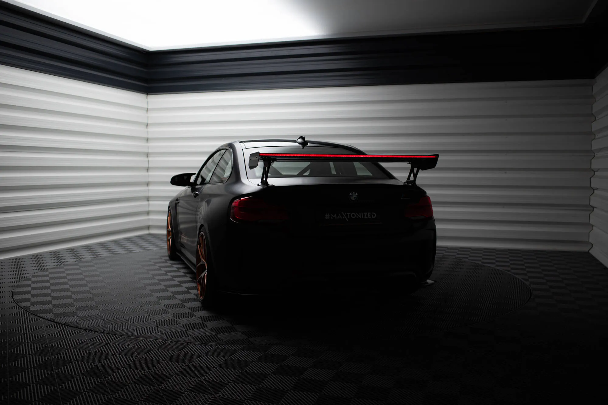 Hekkspoiler med ytre bøyler med LED BMW M2 (F87) 2015-2022 | Carbon Fiber Edition – bilde 6