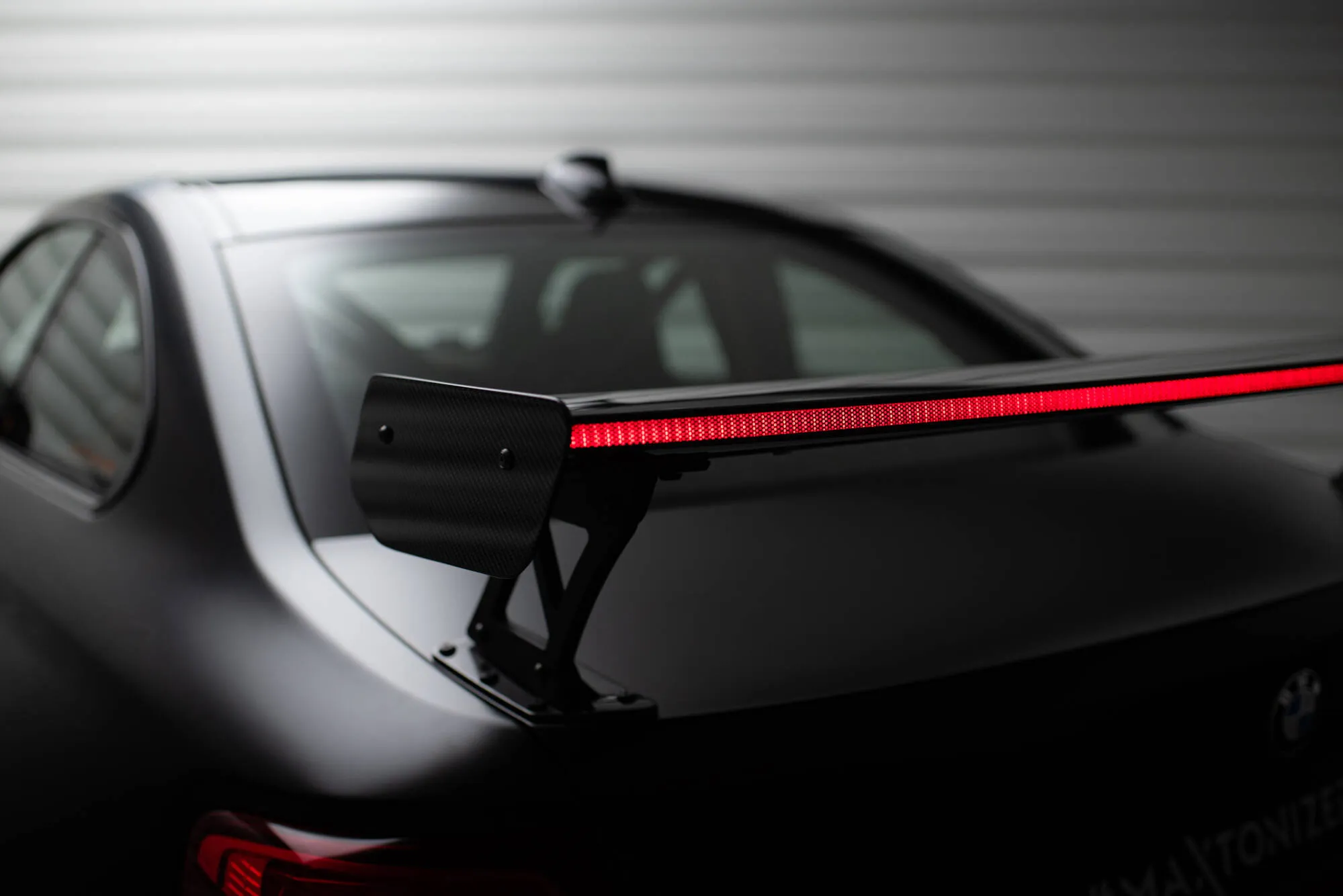 Hekkspoiler med ytre bøyler med LED BMW M2 (F87) 2015-2022 | Carbon Fiber Edition – bilde 7